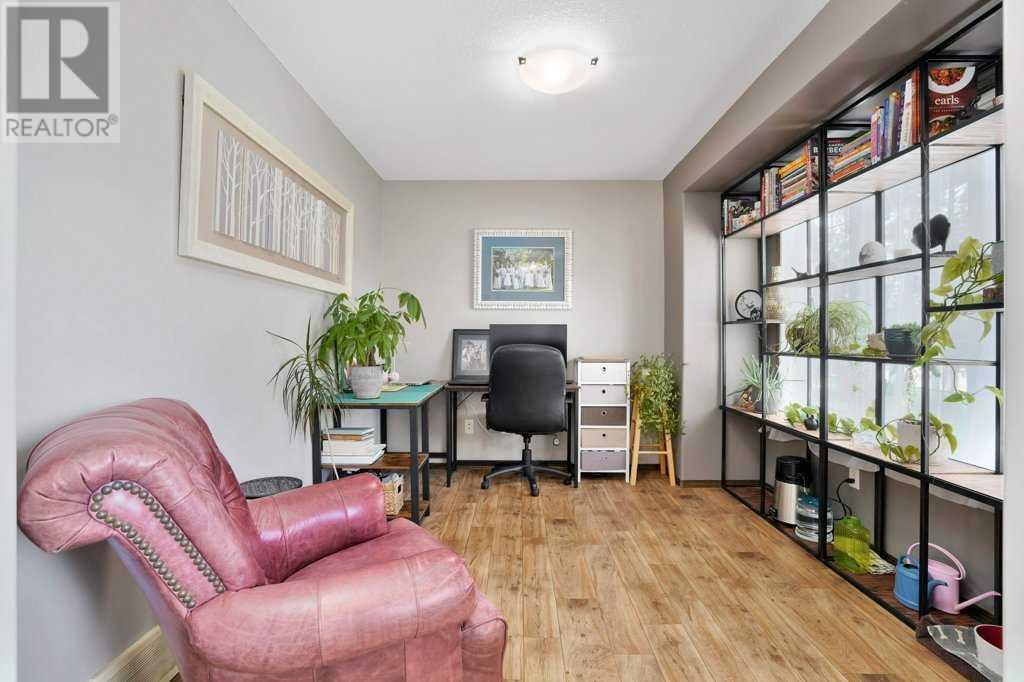 Property at 136 Oswald Close image 4