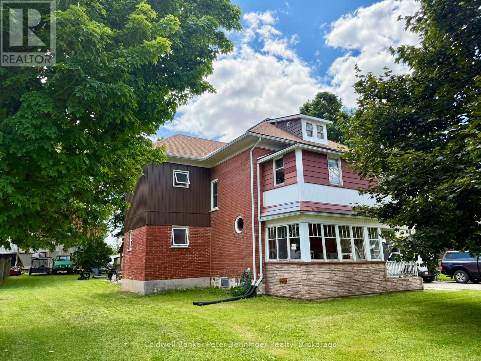 9 Wragge Street E, South Bruce, Ontario  N0G 2S0 - Photo 2 - X12303409