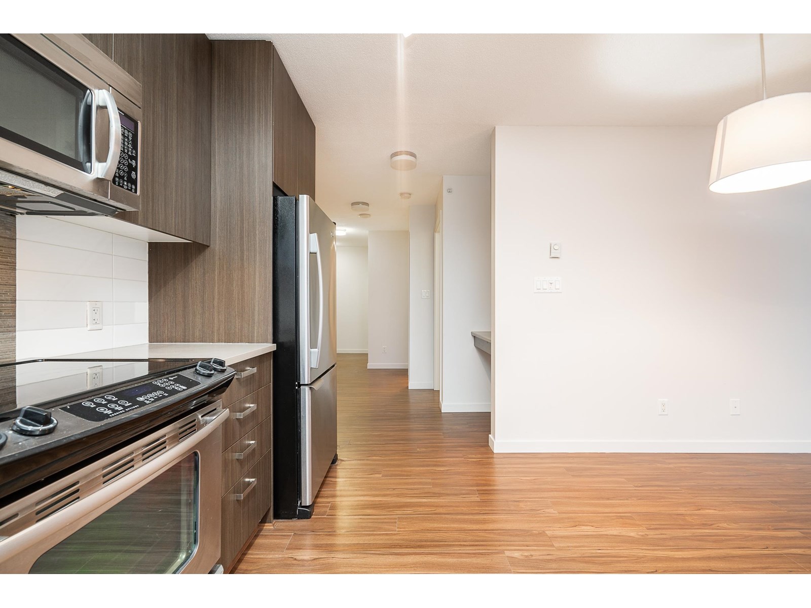 2709 13325 102a Avenue, Surrey, British Columbia  V3T 0J5 - Photo 3 - R3028390