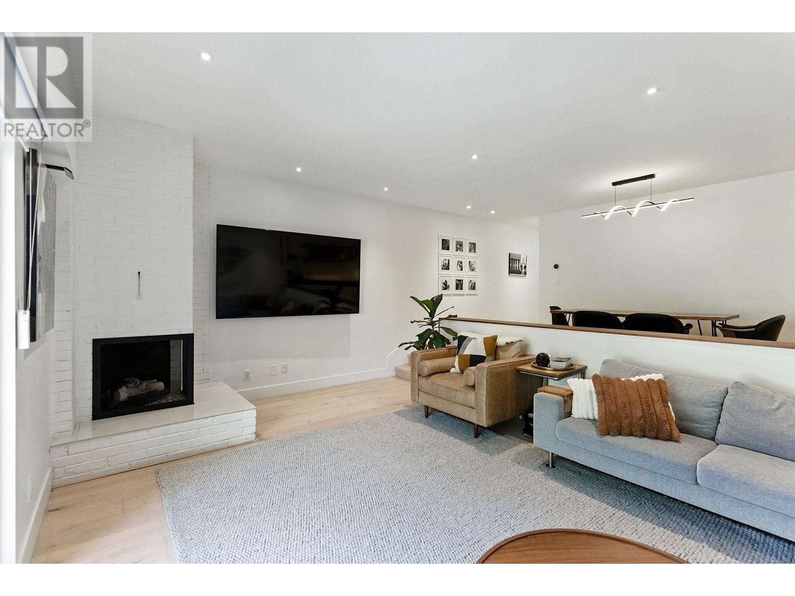 Property at 137 3300 CAPILANO ROAD image 4