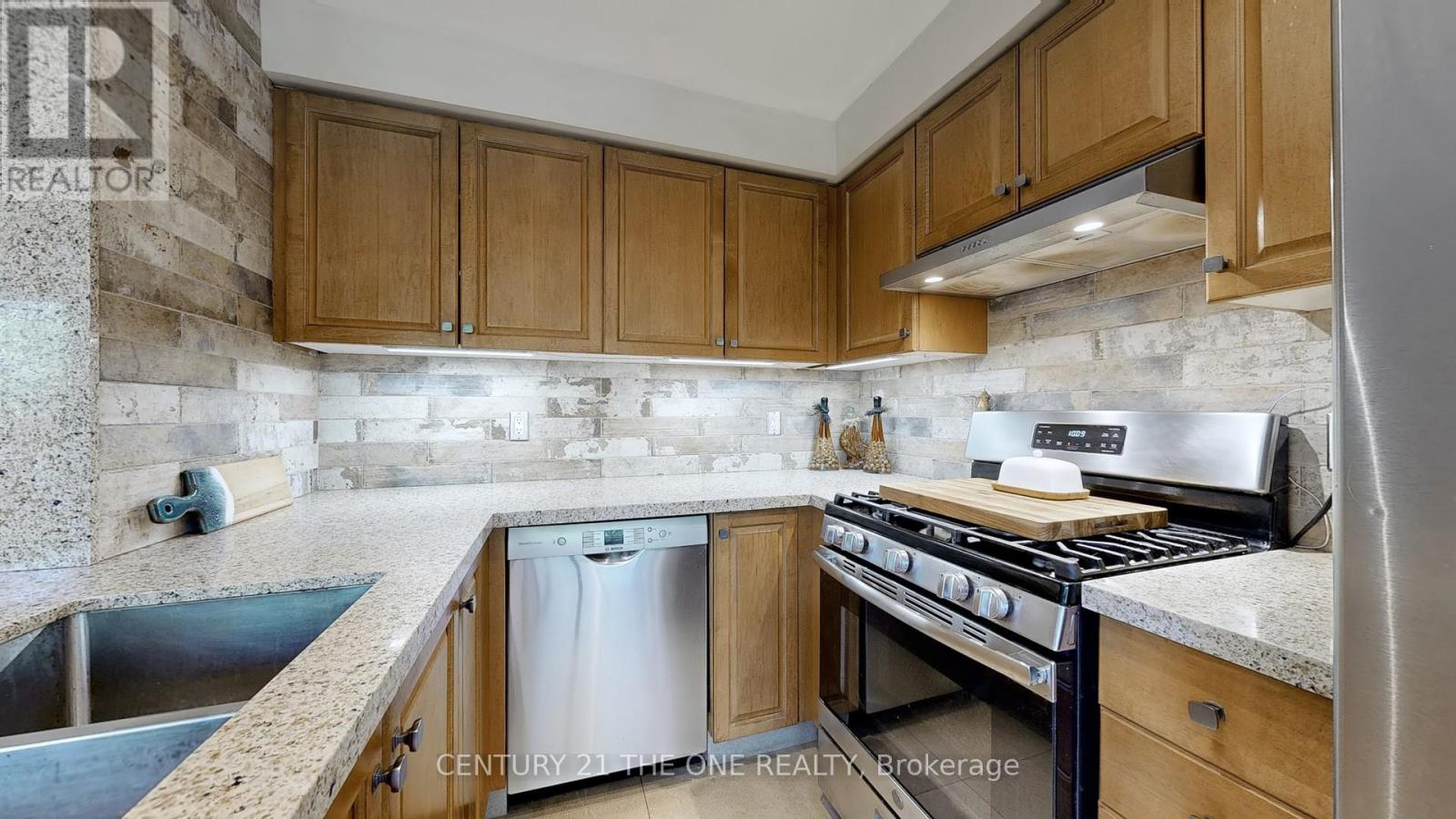 34 Long Point Drive, Richmond Hill, Ontario  L4E 3W8 - Photo 16 - N12303397