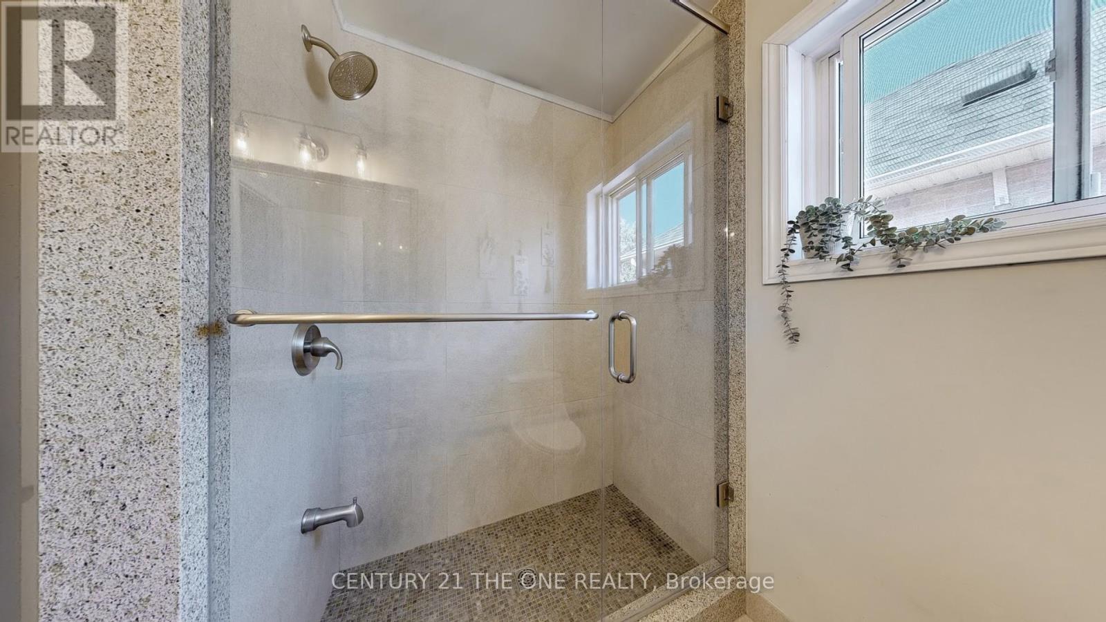 34 Long Point Drive, Richmond Hill, Ontario  L4E 3W8 - Photo 33 - N12303397