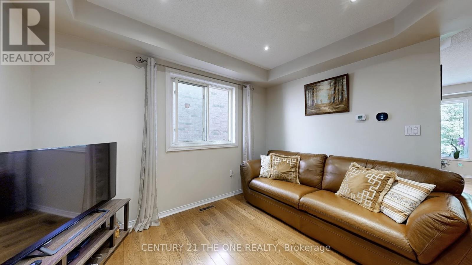 34 Long Point Drive, Richmond Hill, Ontario  L4E 3W8 - Photo 7 - N12303397