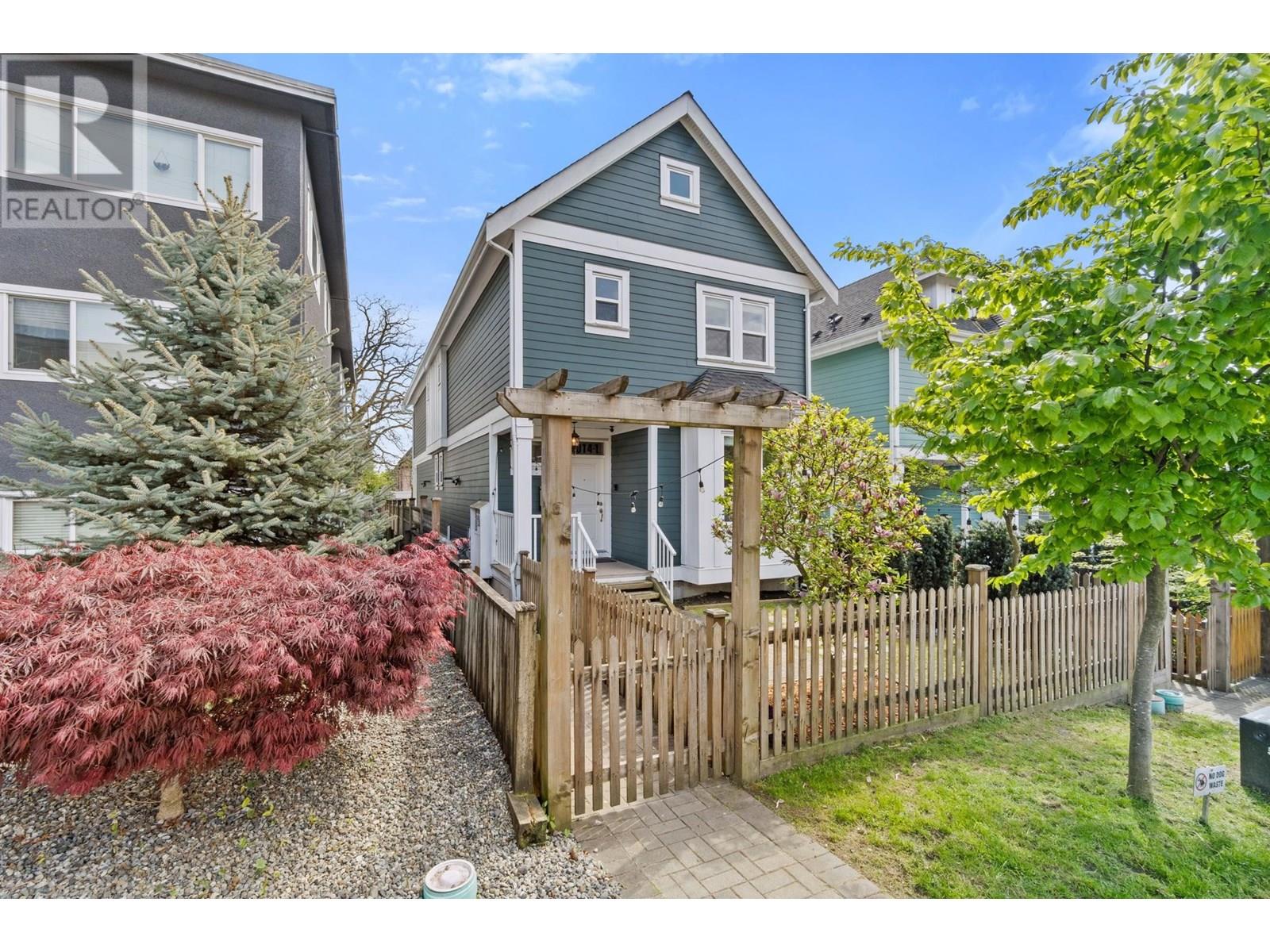 1 1014 FOURTH AVENUE, New Westminster, British Columbia