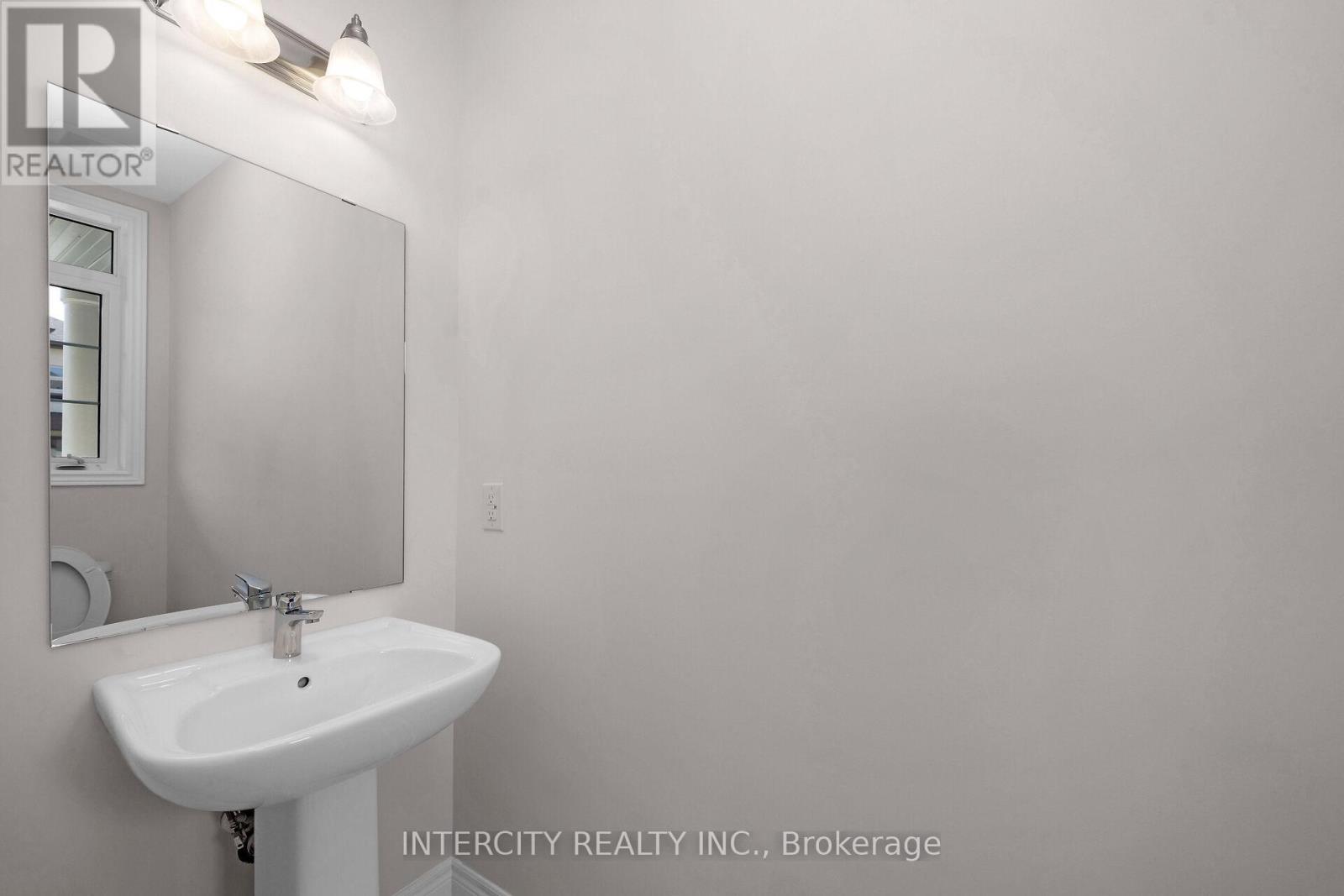 35 Keyworth Crescent, Brampton (Sandringham-Wellington North), Ontario  L6R 4G2 - Photo 16 - W12303312