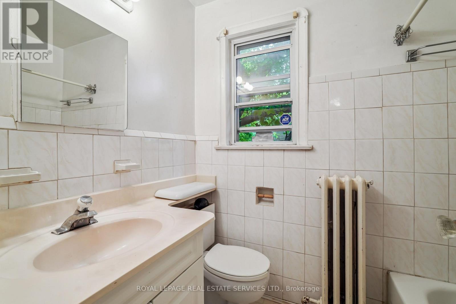 326 Lawrence Avenue W, Toronto, Ontario  M5M 1B4 - Photo 15 - C12303438