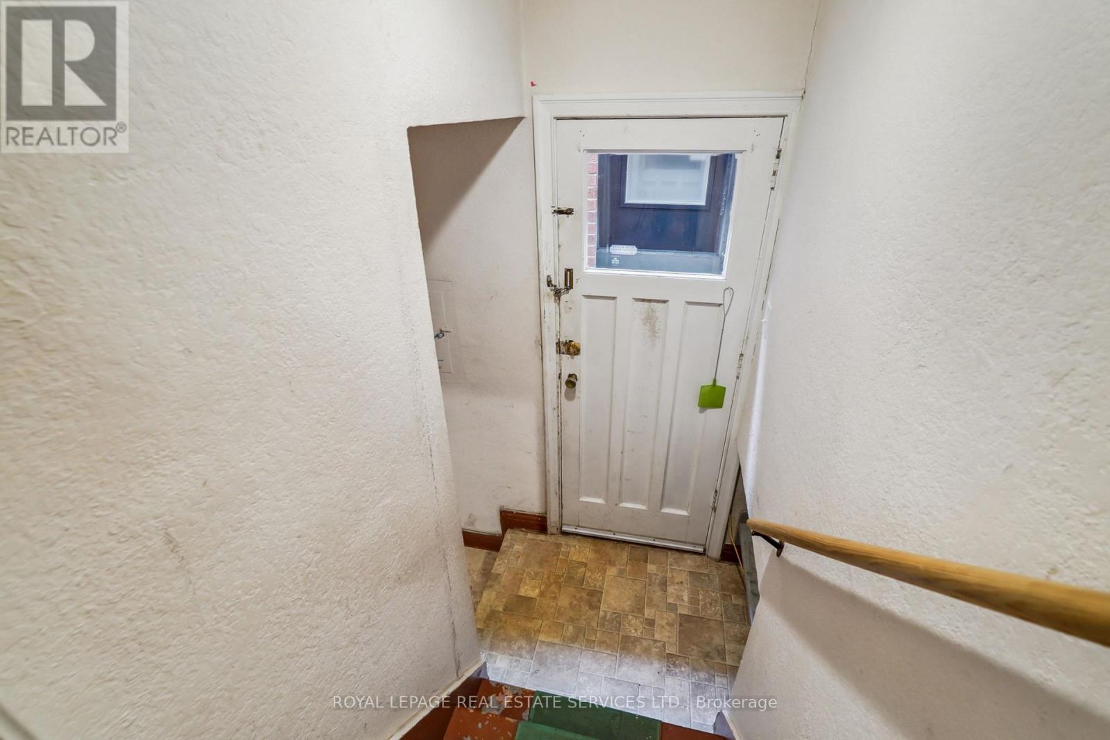 326 Lawrence Avenue W, Toronto, Ontario  M5M 1B4 - Photo 16 - C12303438