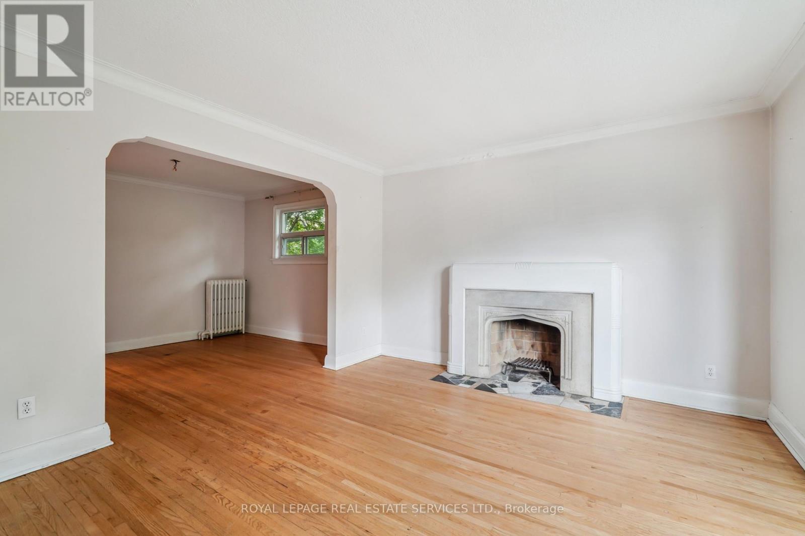 Property at 326 LAWRENCE AVENUE W image 5