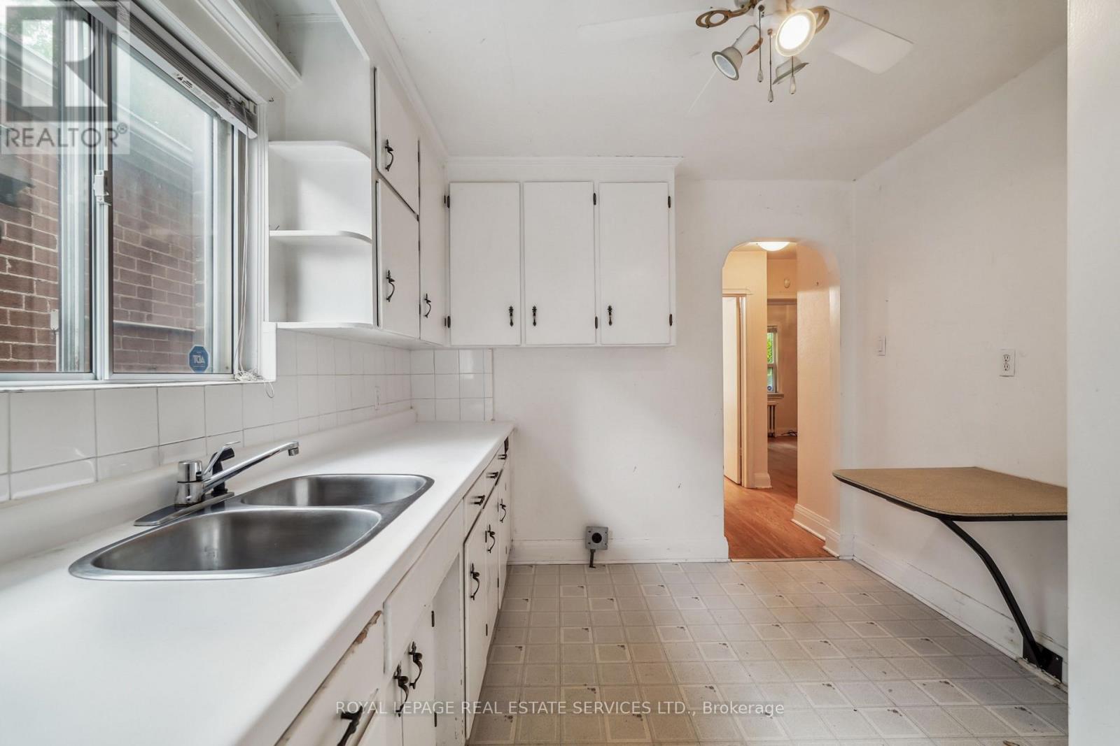326 Lawrence Avenue W, Toronto, Ontario  M5M 1B4 - Photo 8 - C12303438