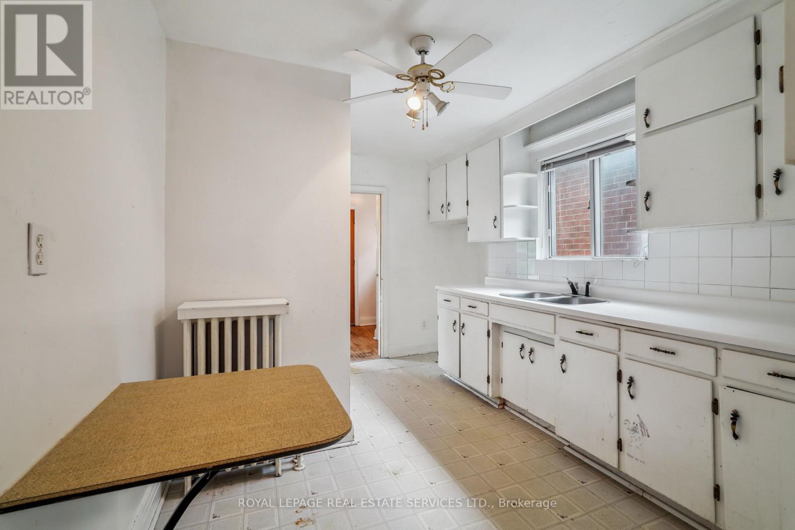 326 Lawrence Avenue W, Toronto, Ontario  M5M 1B4 - Photo 9 - C12303438