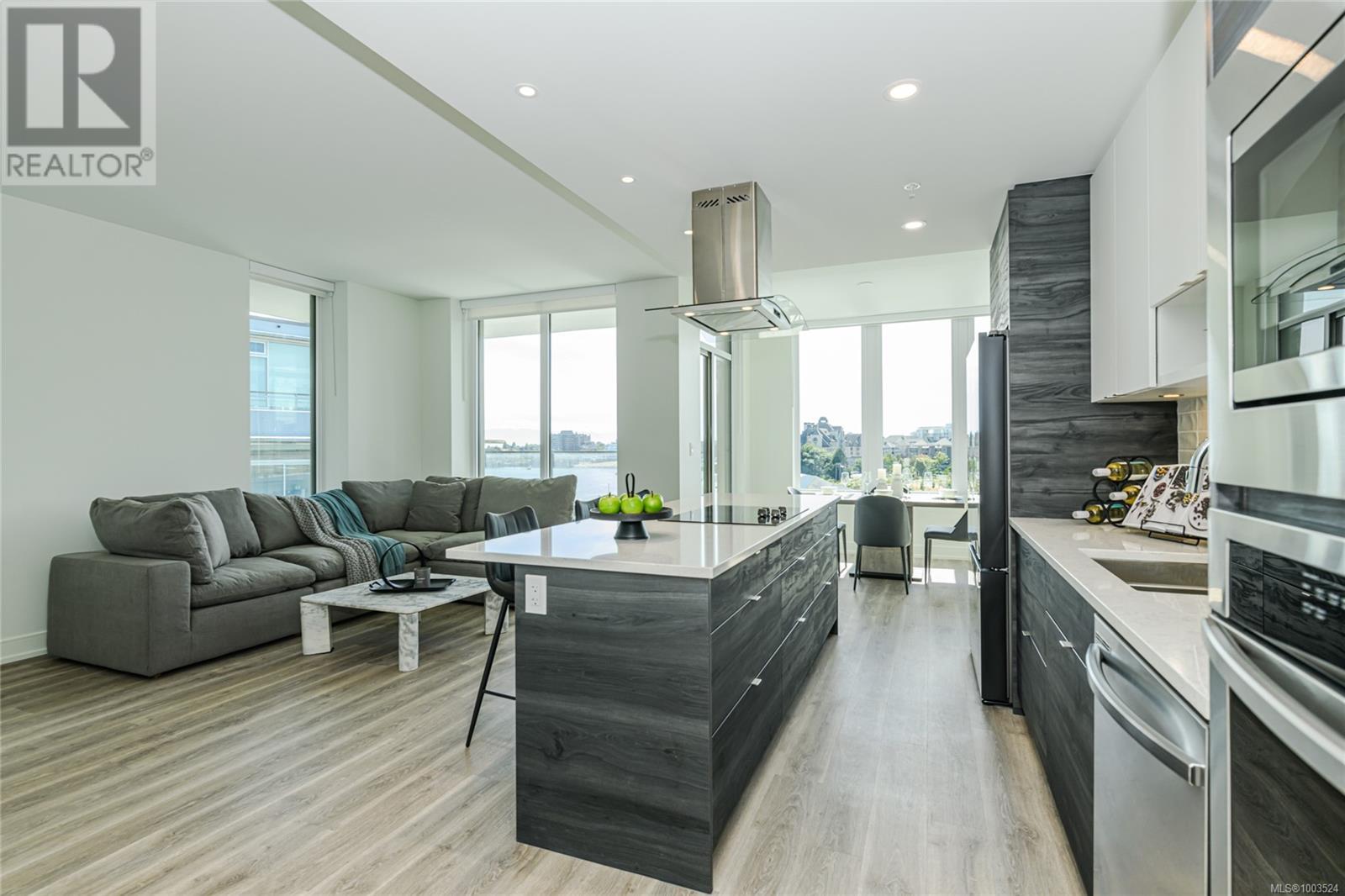822 1628 Store St, Victoria, British Columbia