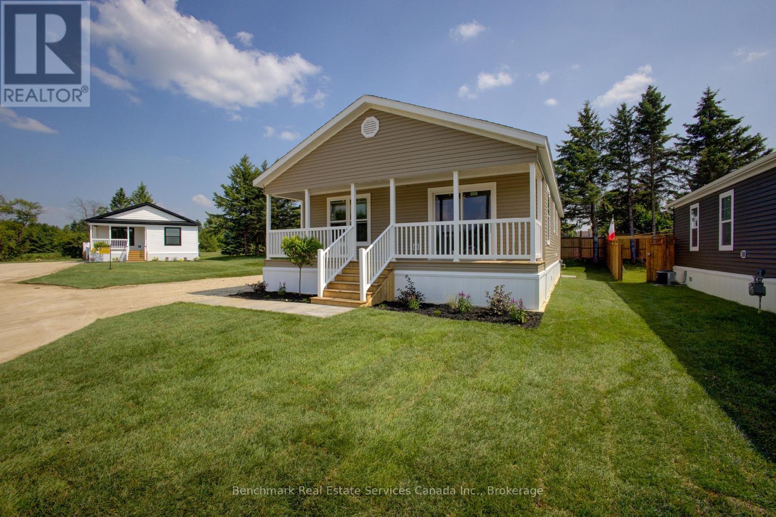 210 Spruce Drive, West Grey, Ontario  N4N 3B8 - Photo 4 - X12302673