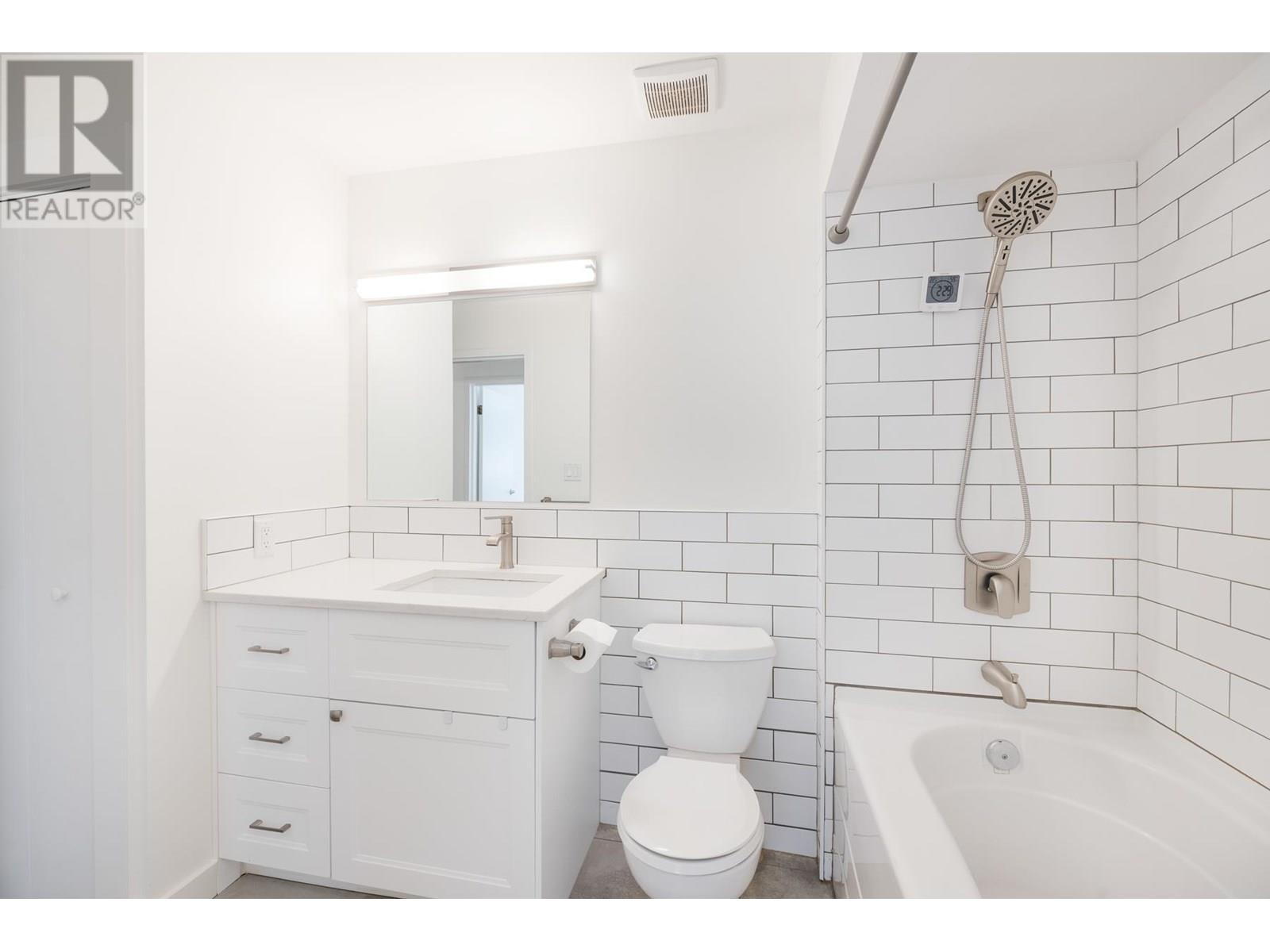 3182 Mountain Highway, North Vancouver, British Columbia  V7K 2H5 - Photo 11 - R3029388