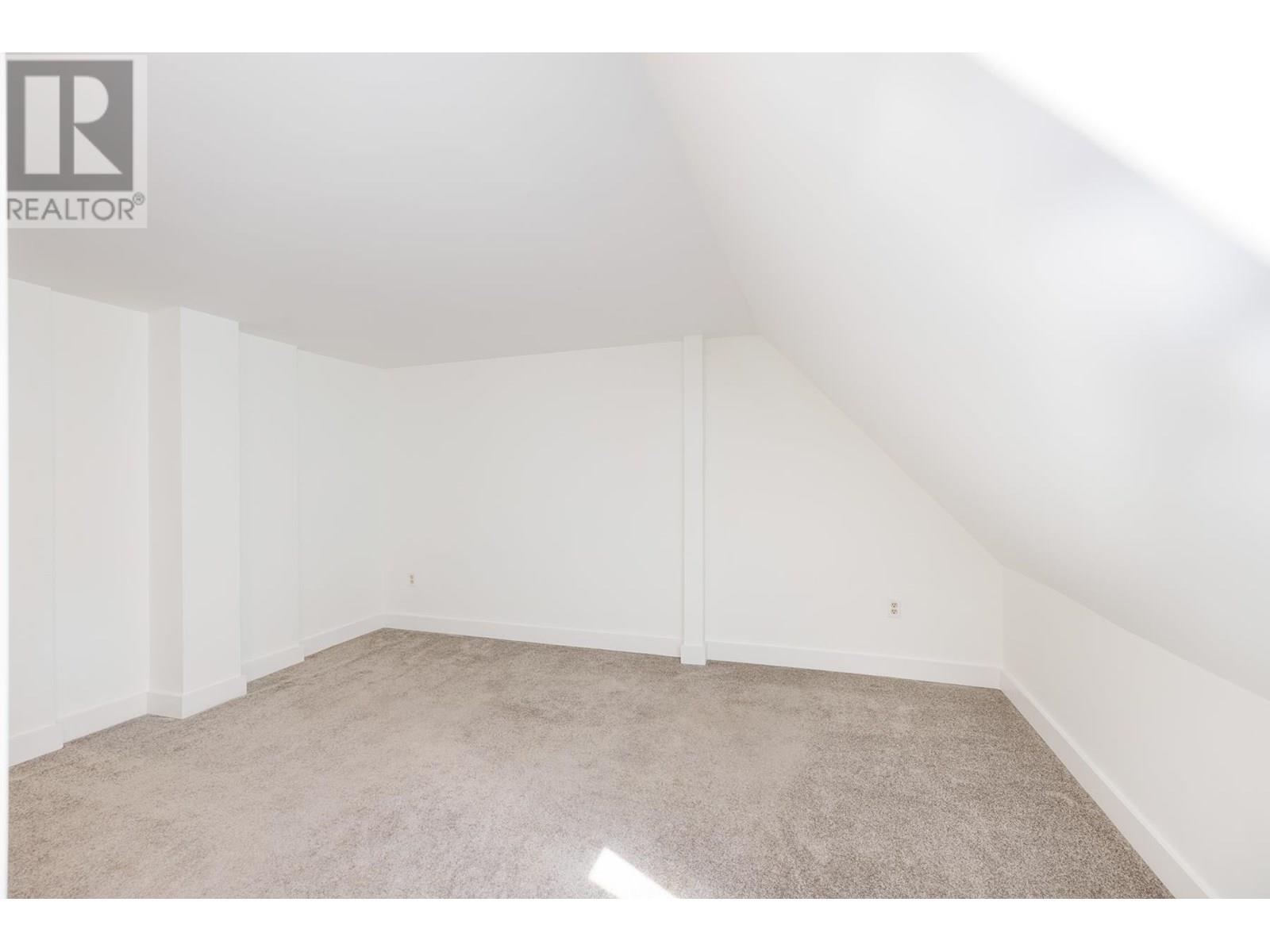 3182 Mountain Highway, North Vancouver, British Columbia  V7K 2H5 - Photo 16 - R3029388