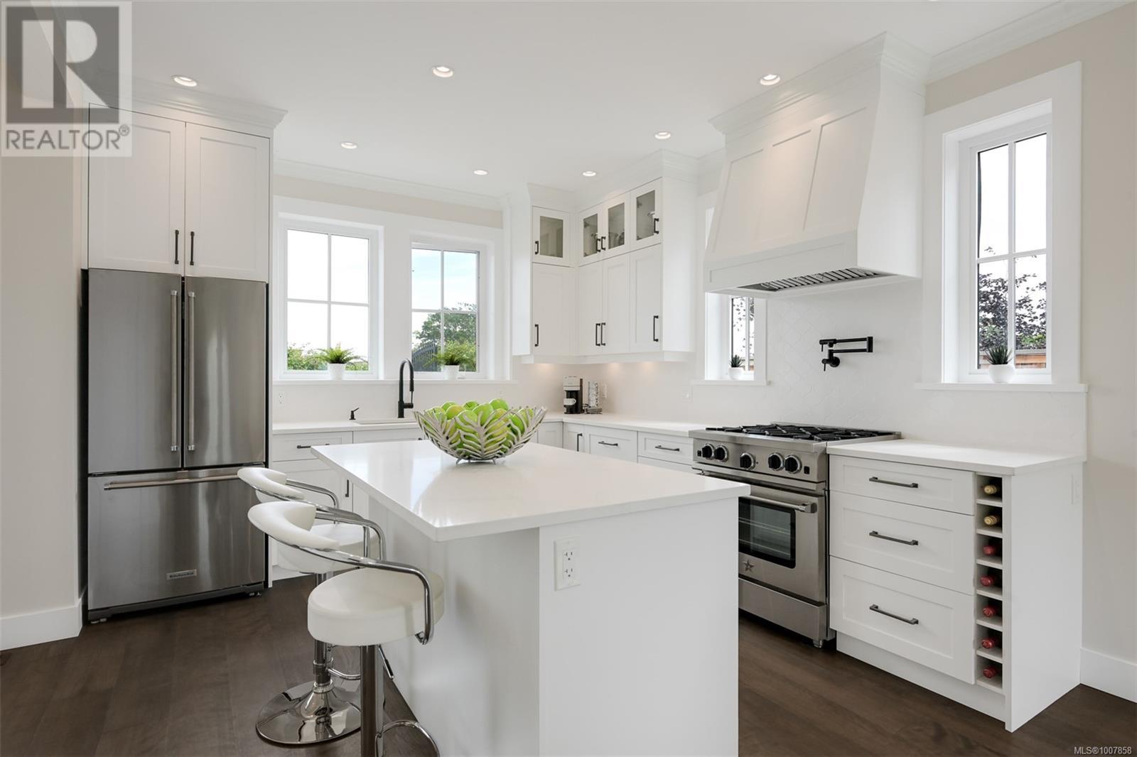 720 Alston St, Victoria, British Columbia  V9A 3K5 - Photo 11 - 1007858