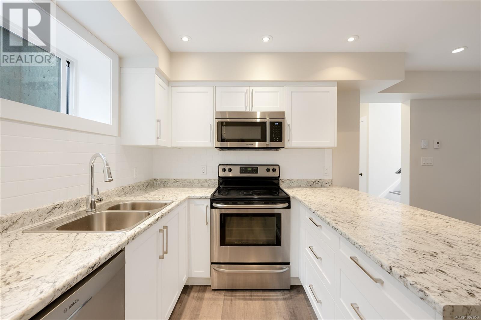 720 Alston St, Victoria, British Columbia  V9A 3K5 - Photo 34 - 1007858