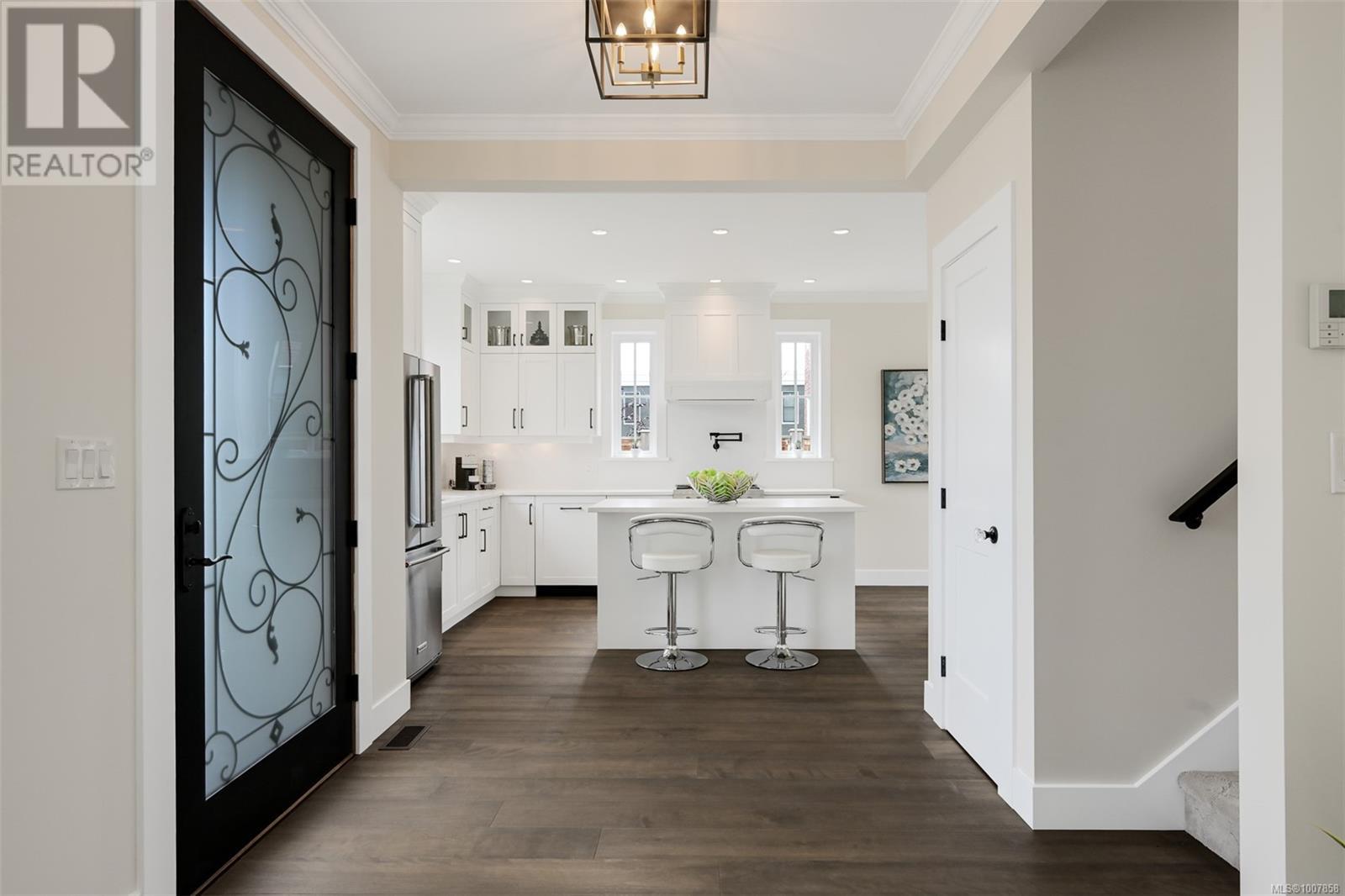 720 Alston St, Victoria, British Columbia  V9A 3K5 - Photo 8 - 1007858