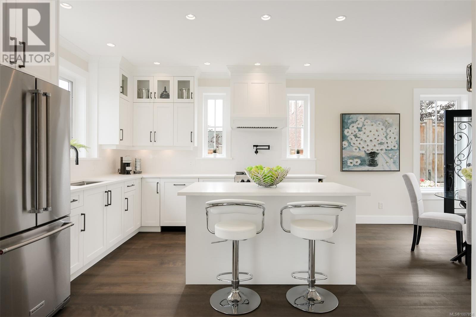 720 Alston St, Victoria, British Columbia  V9A 3K5 - Photo 9 - 1007858