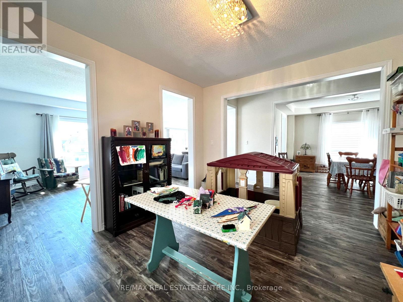 205 Morden Drive, Shelburne, Ontario  L9V 2S1 - Photo 16 - X12302529