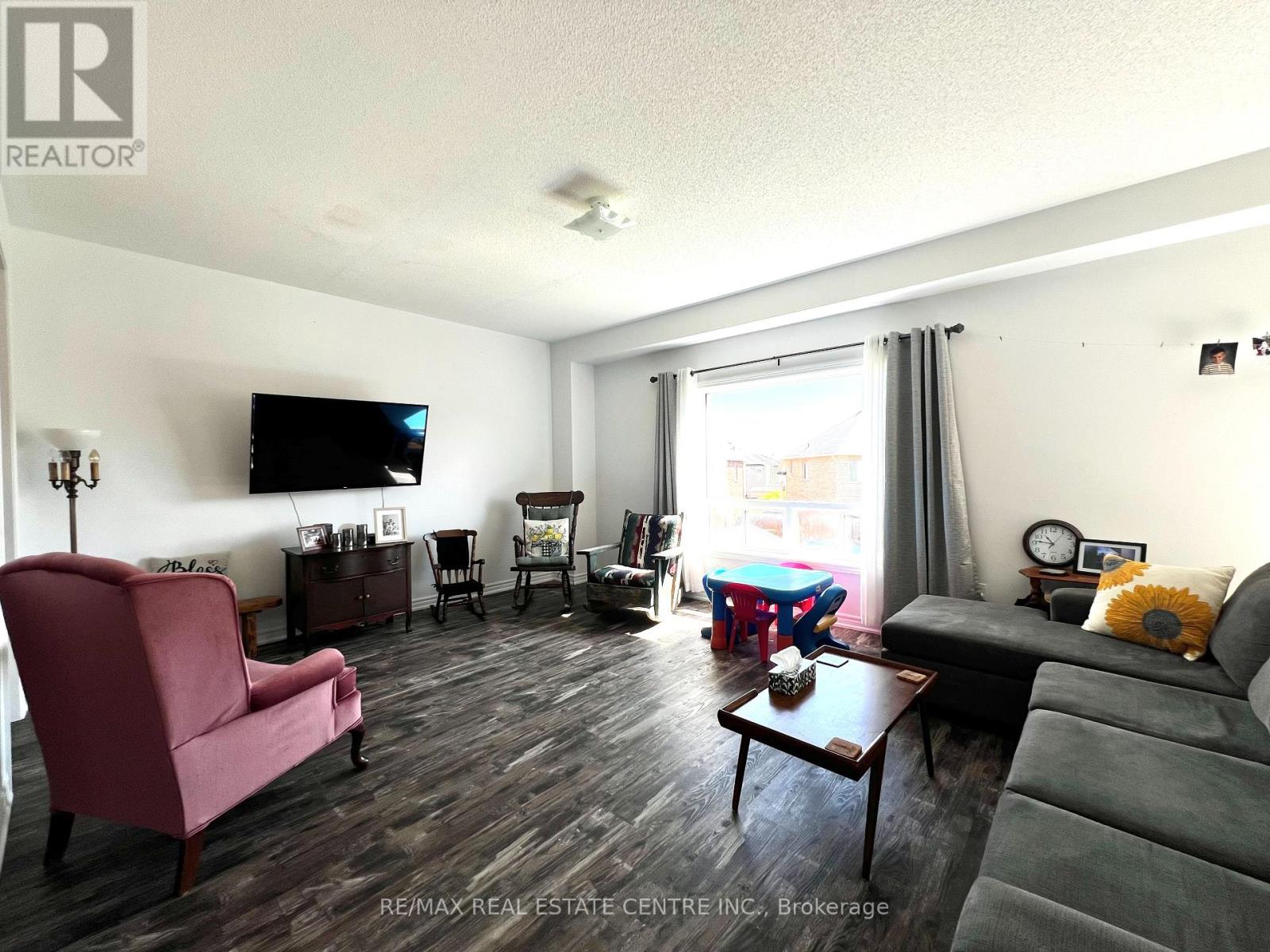 205 Morden Drive, Shelburne, Ontario  L9V 2S1 - Photo 17 - X12302529