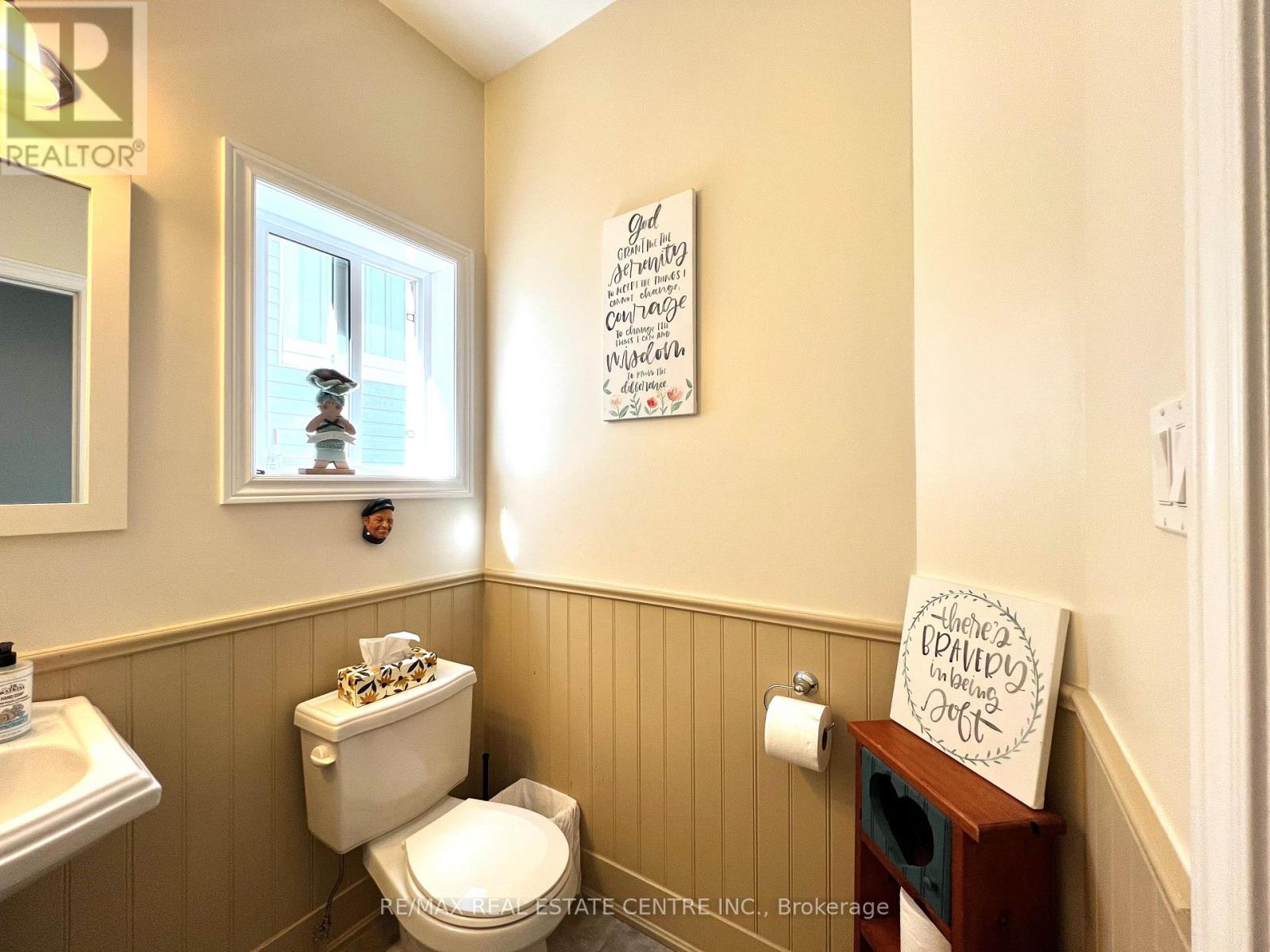 205 Morden Drive, Shelburne, Ontario  L9V 2S1 - Photo 7 - X12302529