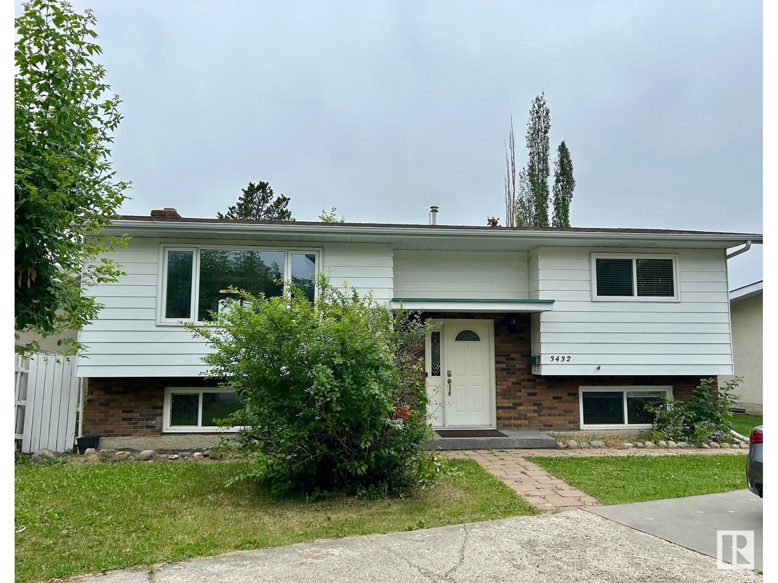 Property at 3432 81 ST NW image 1