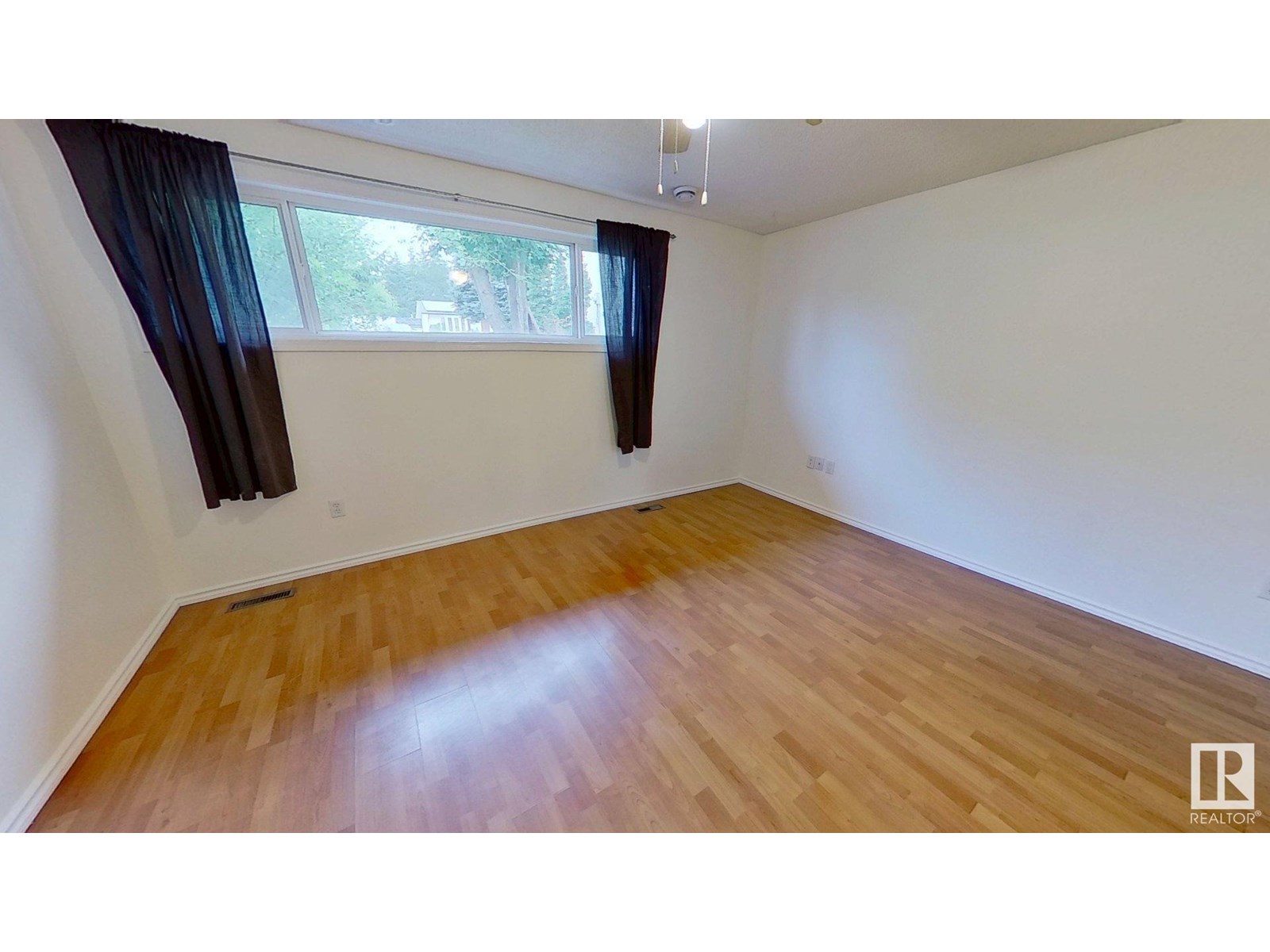 3432 81 St Nw, Edmonton, Alberta  T6K 0G4 - Photo 13 - E4449268