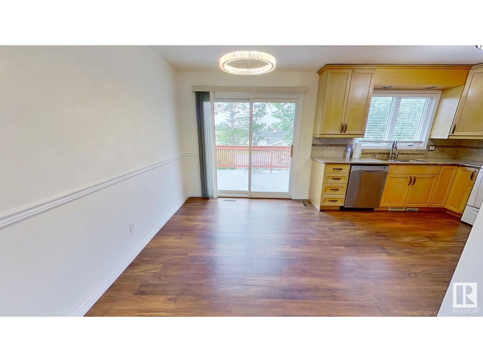 Property at 3432 81 ST NW image 5