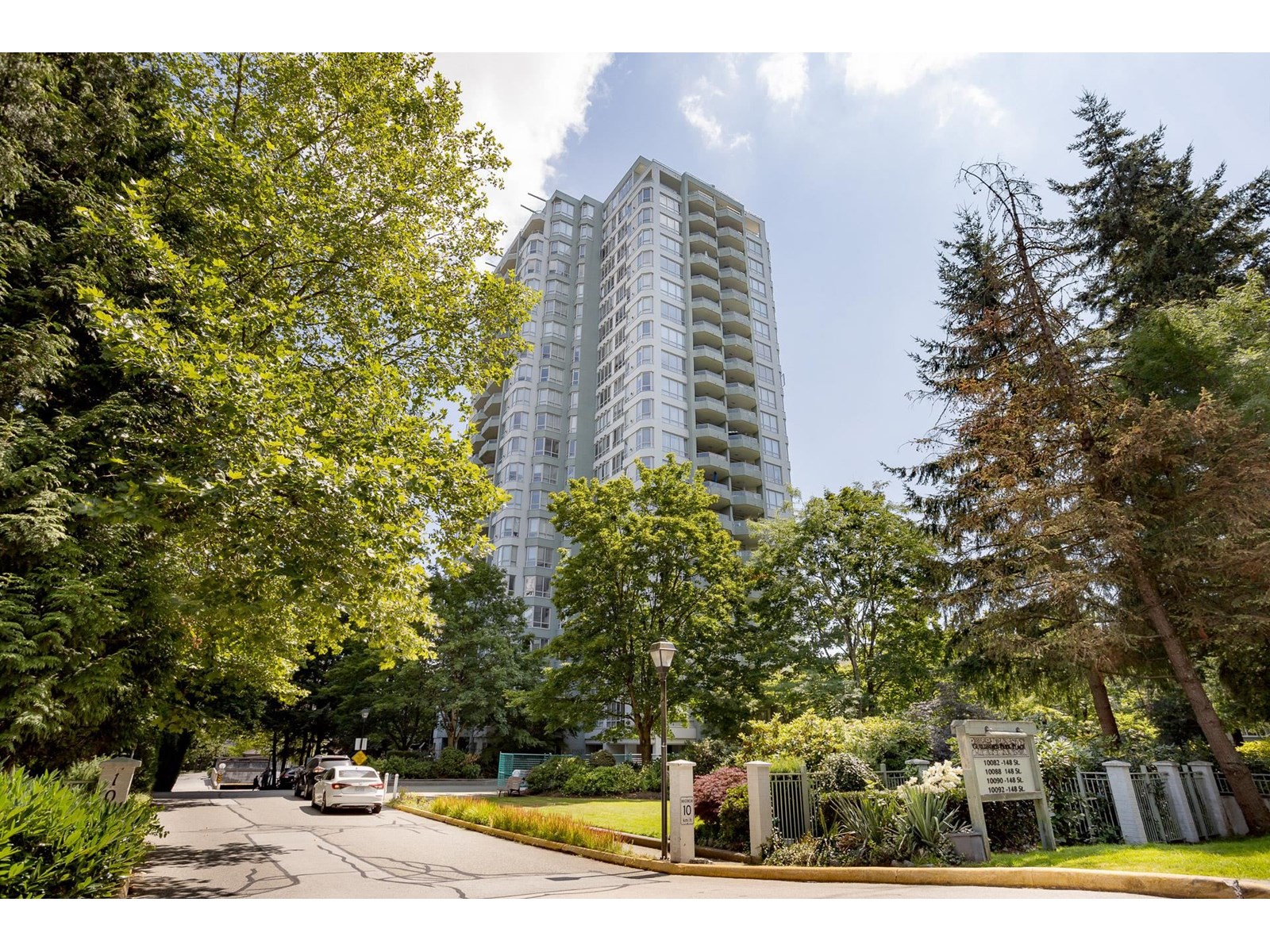 704 10082 148 Street, Surrey, British Columbia  V3R 0S3 - Photo 1 - R3029976