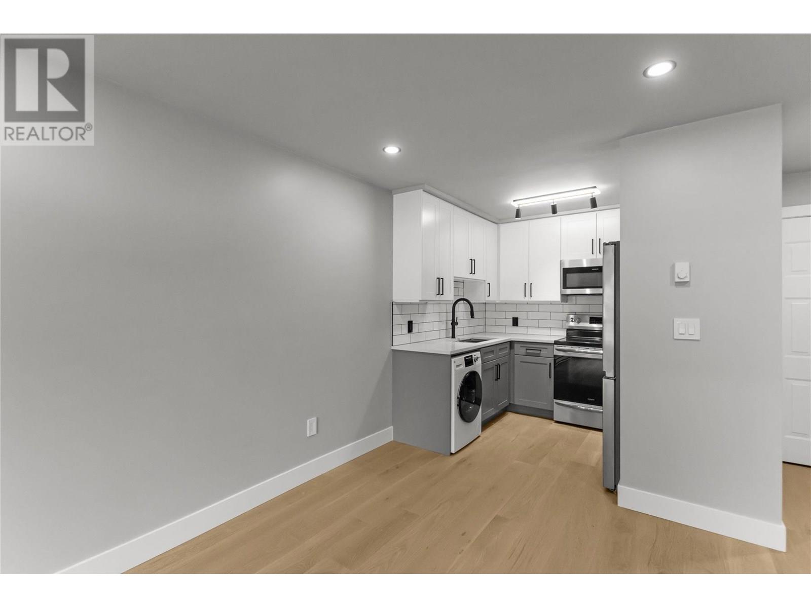 201 1948 Coquitlam Avenue, Port Coquitlam, British Columbia  V3B 1J3 - Photo 5 - R3029978