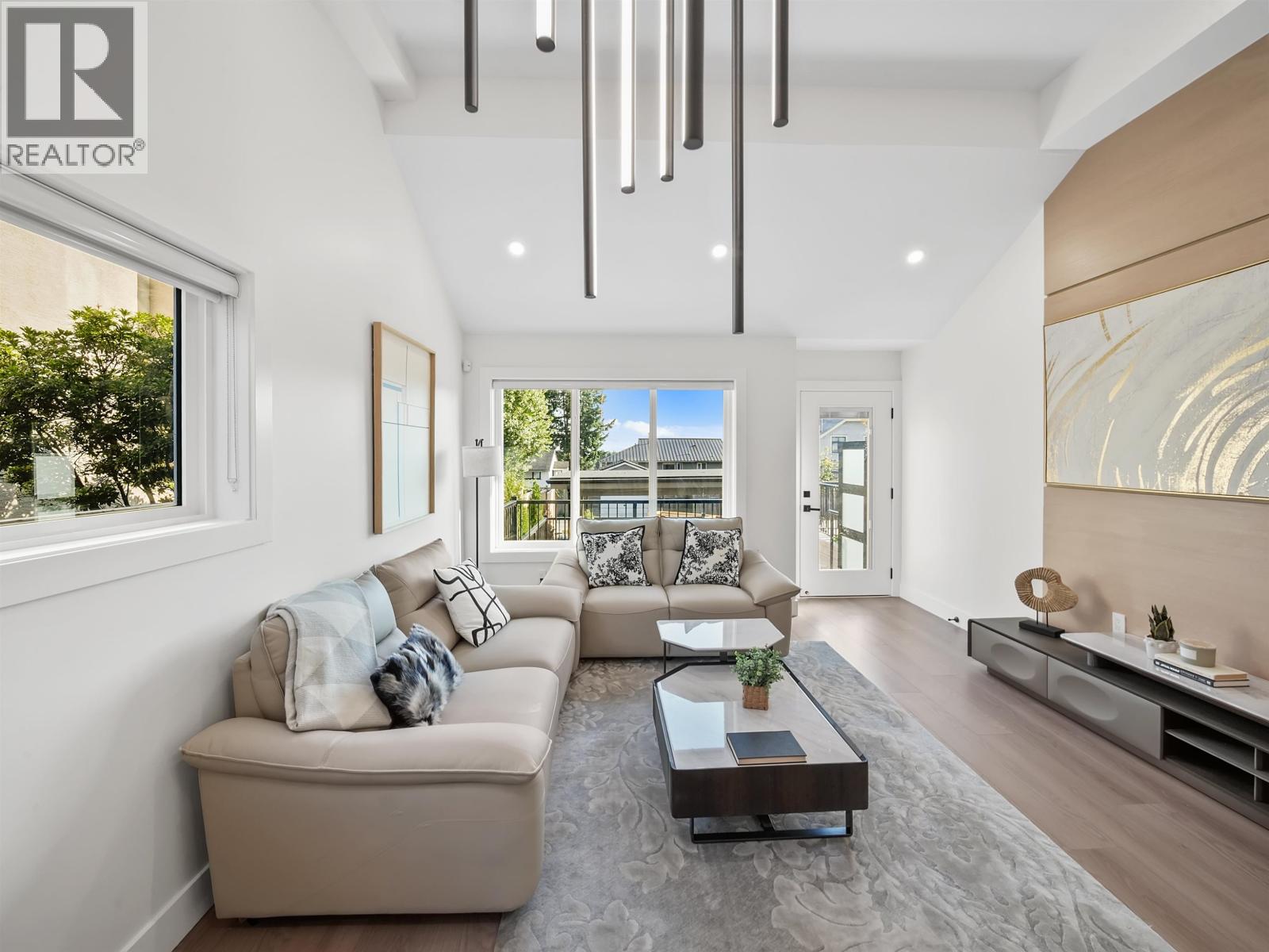 104 914 Rochester Avenue, Coquitlam, British Columbia V3K 2W6 - Photo 3 - R3030002