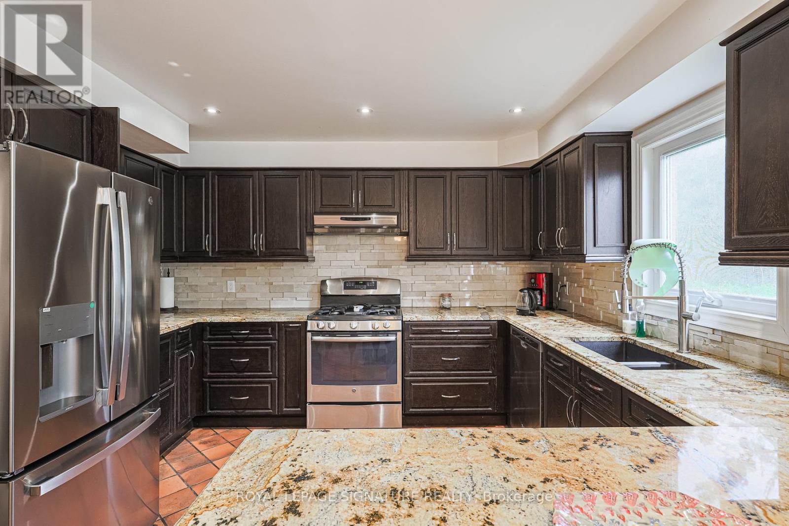 286 Green Lane, Markham, Ontario  L3T 7A6 - Photo 13 - N12303483