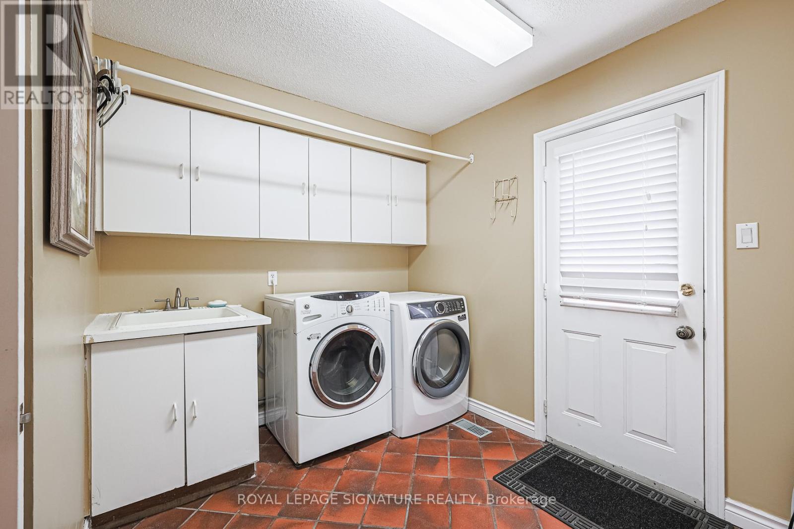 286 Green Lane, Markham, Ontario  L3T 7A6 - Photo 6 - N12303483