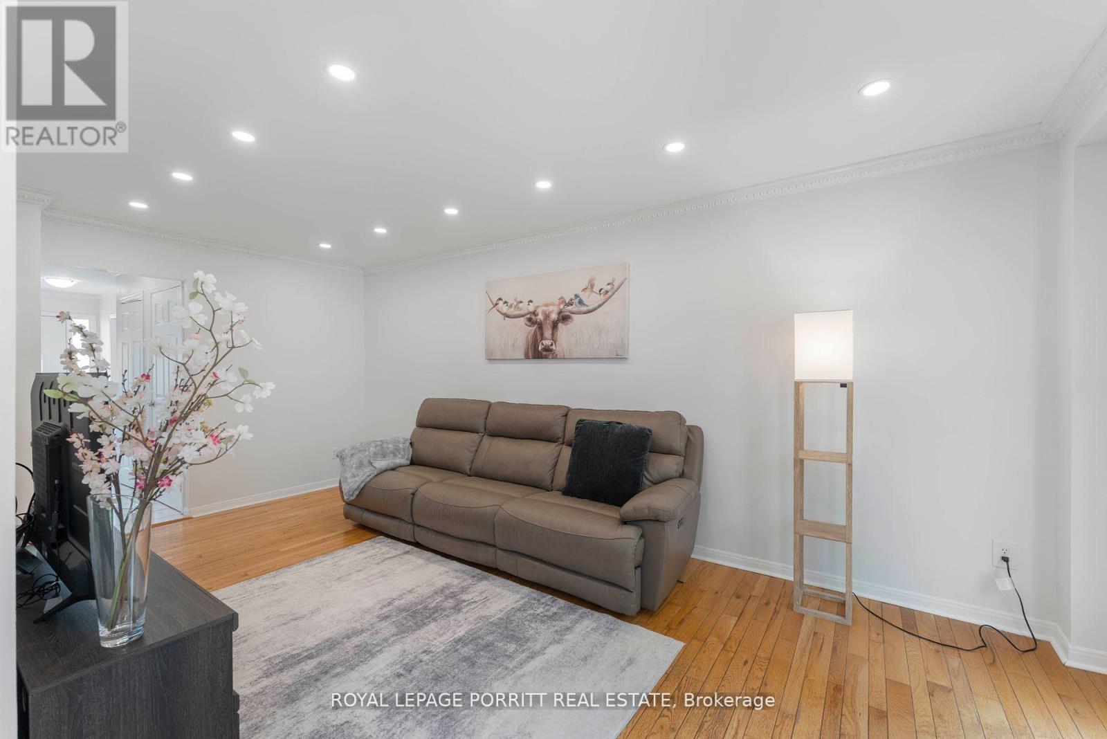 32 Chaucer Crescent, Barrie, Ontario  L4N 4T7 - Photo 23 - S12303551