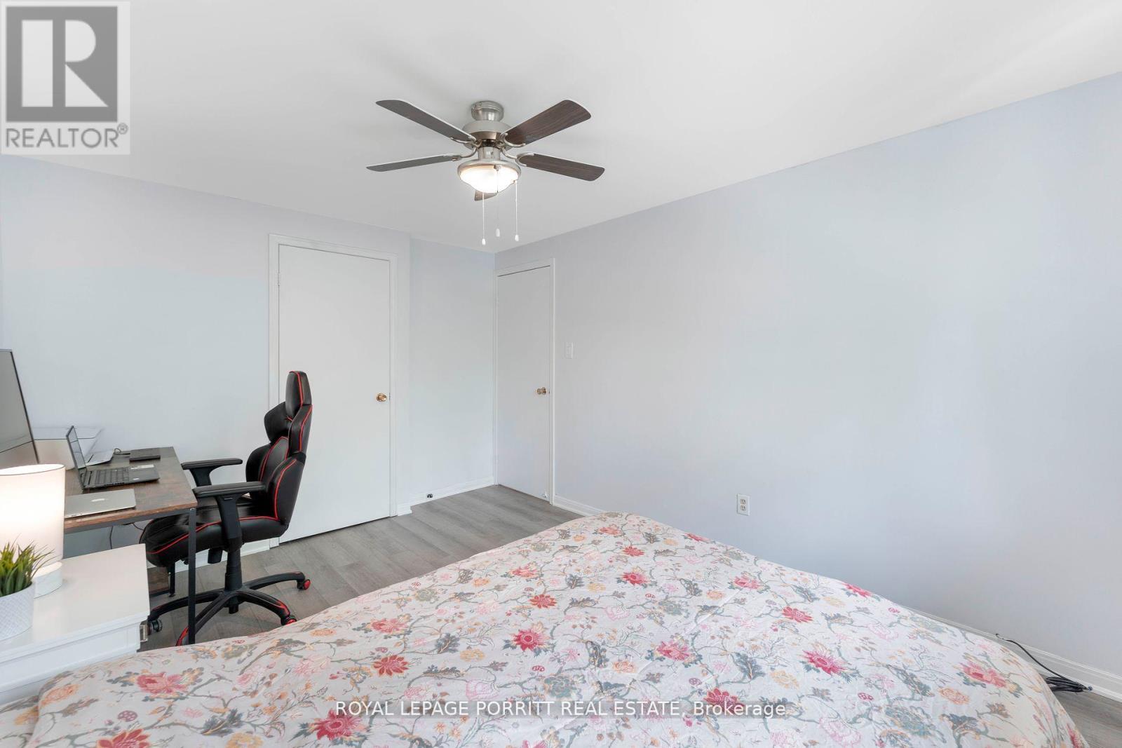 32 Chaucer Crescent, Barrie, Ontario  L4N 4T7 - Photo 8 - S12303551