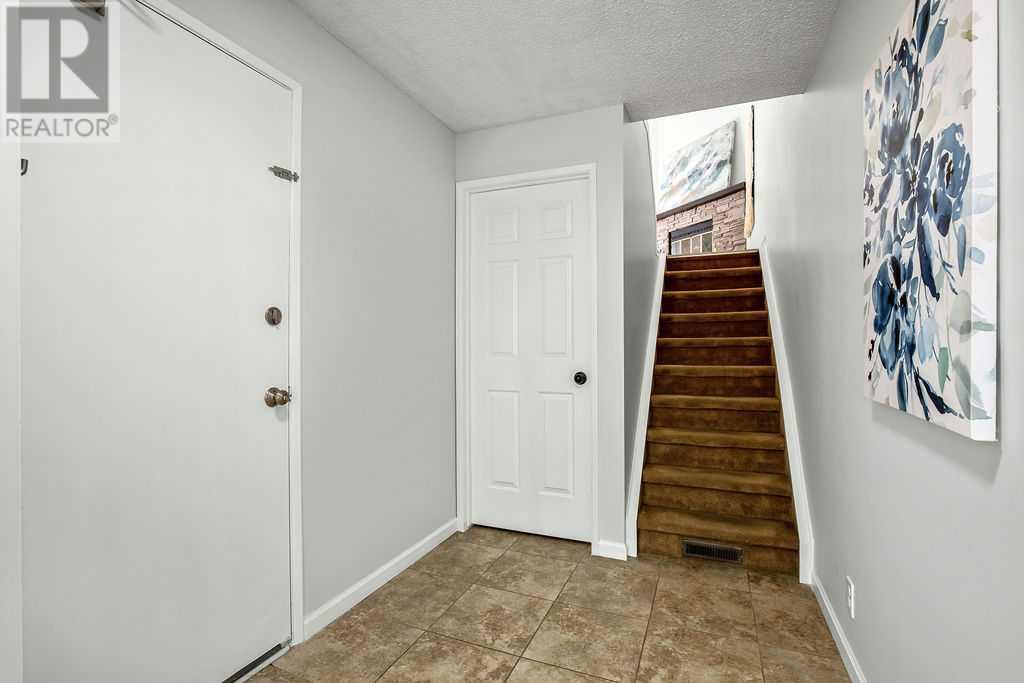 Property at 6 Coachway Green SW image 5