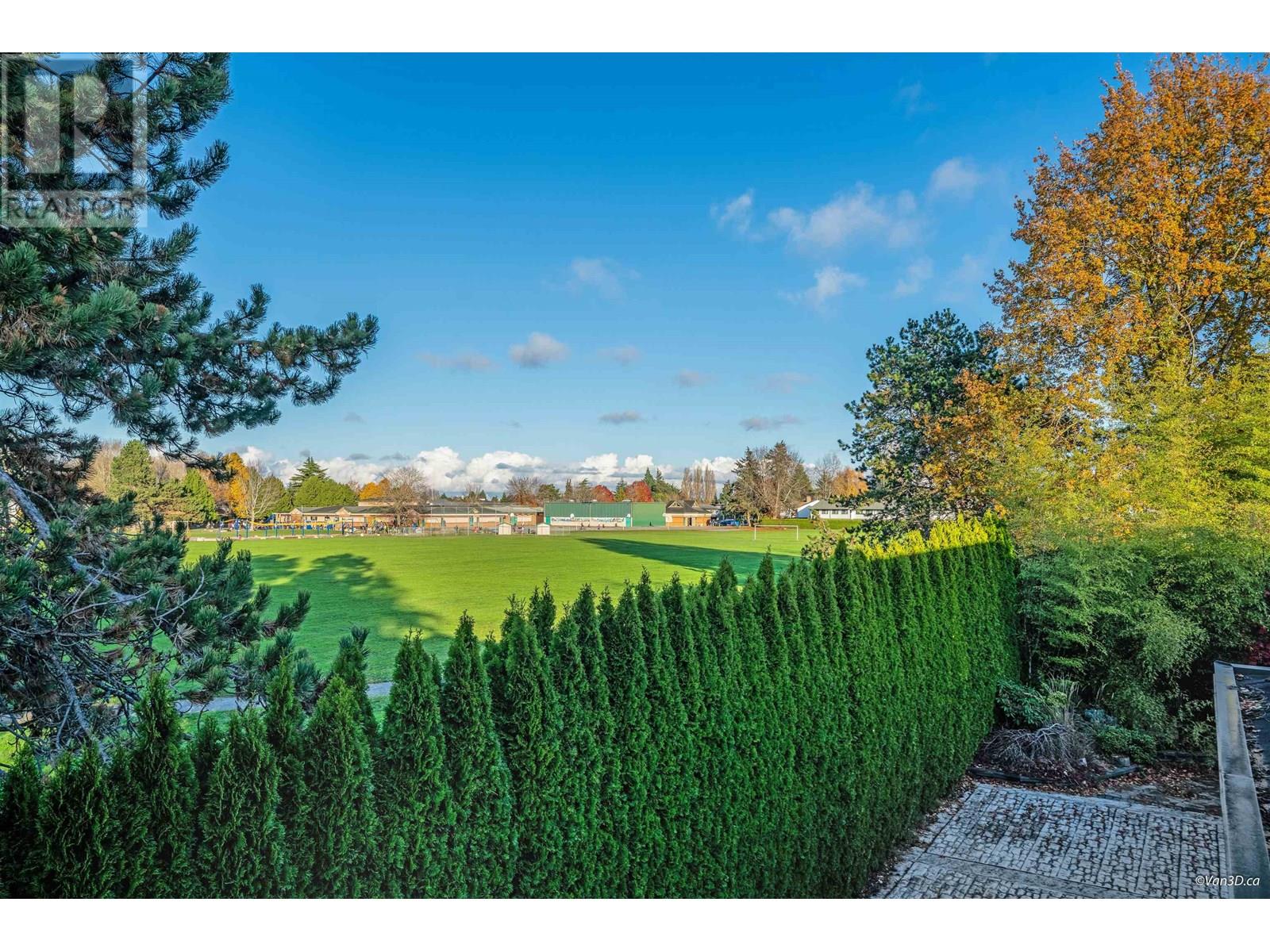 Listing Picture 39 of 40 : 11520 LAPWING CRESCENT, Richmond / 烈治文 - 魯藝地產 Yvonne Lu Group - MLS Medallion Club Member