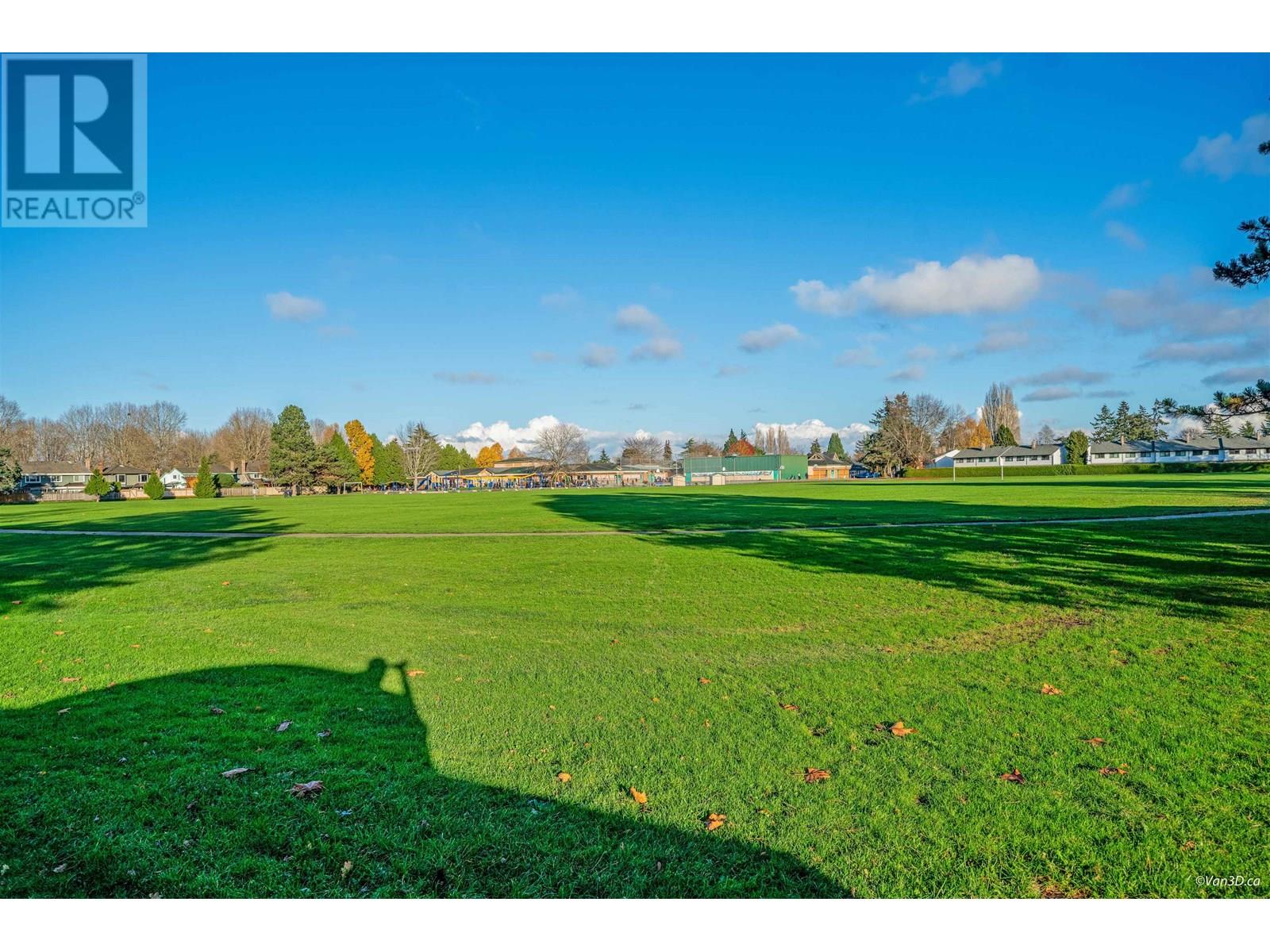 Listing Picture 38 of 40 : 11520 LAPWING CRESCENT, Richmond / 烈治文 - 魯藝地產 Yvonne Lu Group - MLS Medallion Club Member