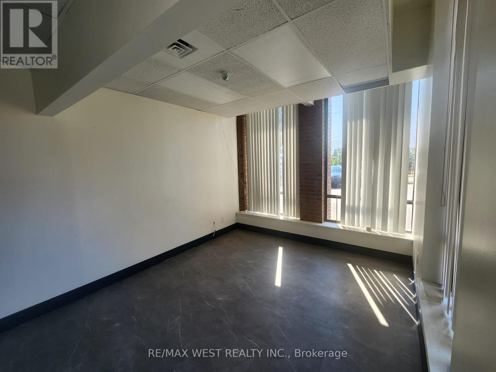 A - 355 Wyecroft Road, Oakville, Ontario  L6K 2H2 - Photo 4 - W12303562