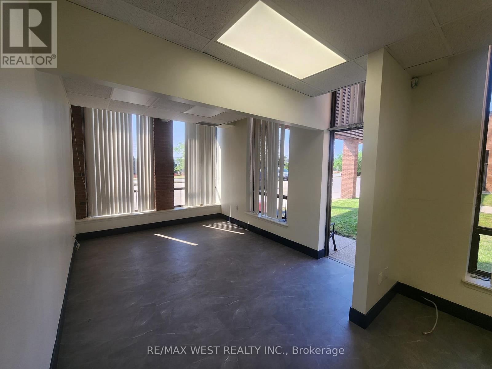 A - 355 Wyecroft Road, Oakville, Ontario  L6K 2H2 - Photo 7 - W12303562