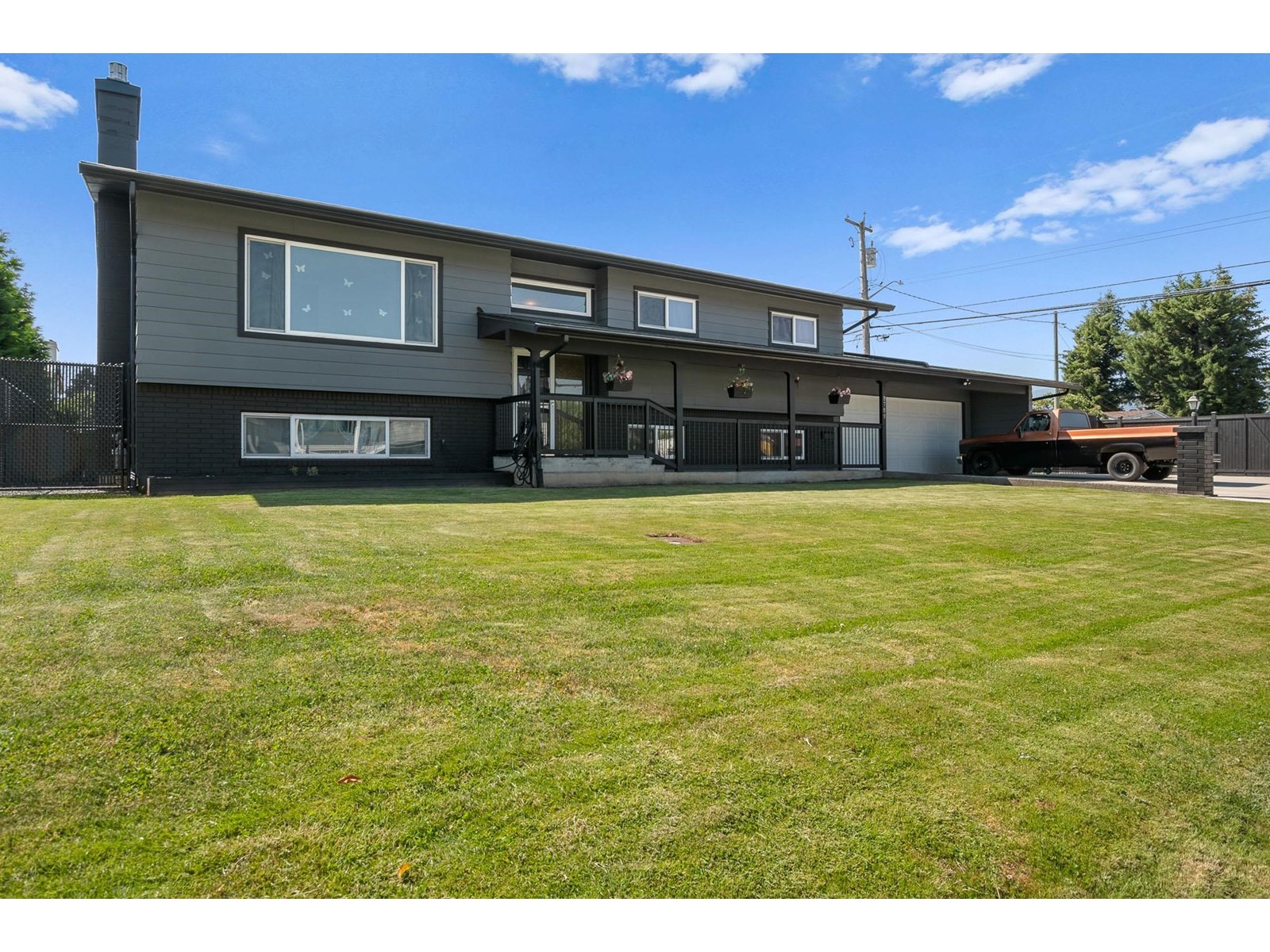 Property at 8789 BUTCHART STREET image 1