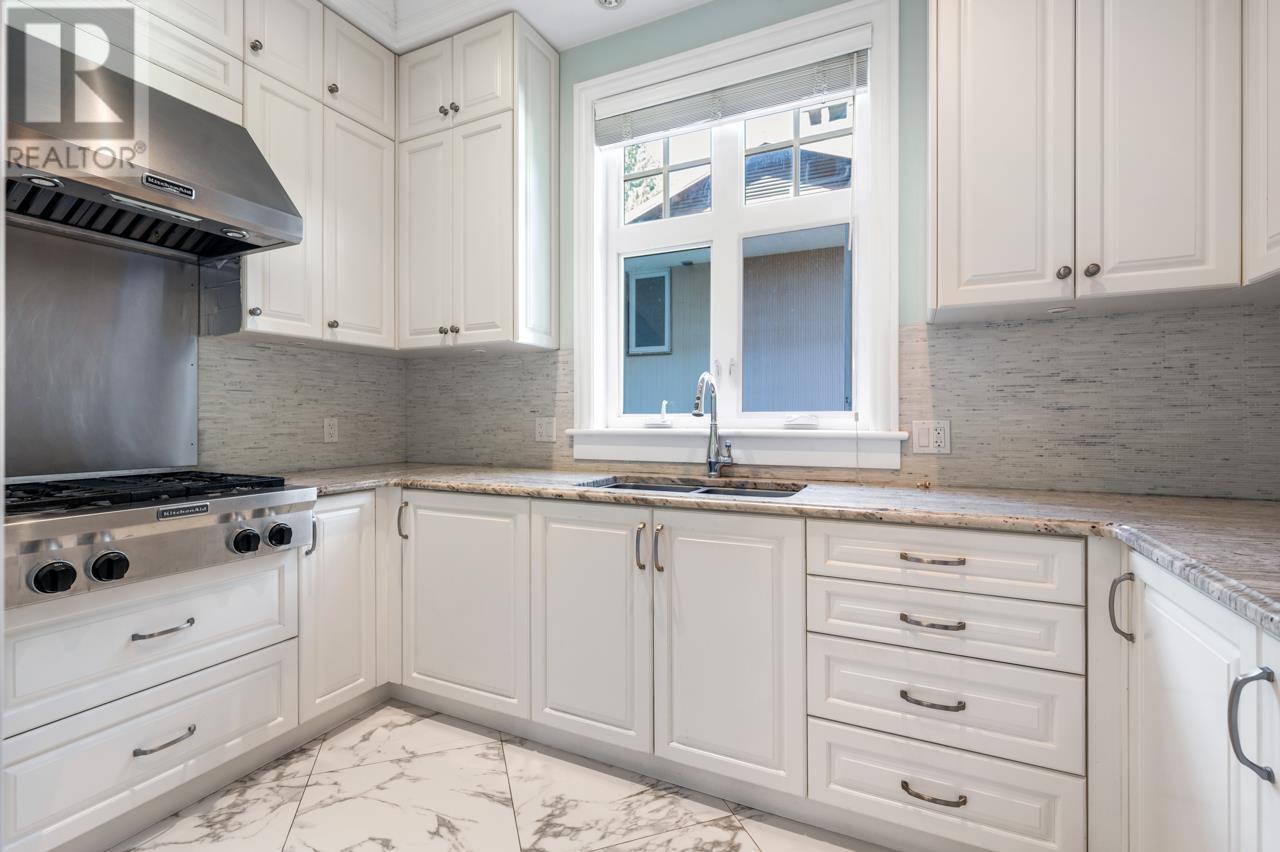738 W 54th Avenue, Vancouver, British Columbia  V6P 1M4 - Photo 5 - R2985721