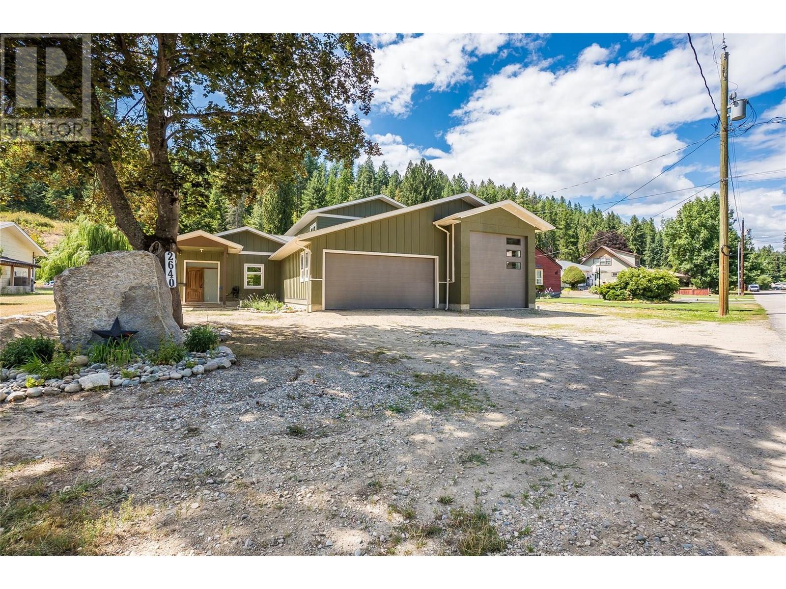 2640 10th Avenue, castlegar, British Columbia