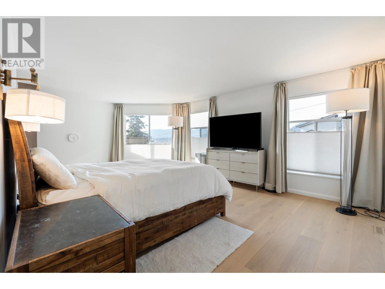 4863 Cambridge Street, Burnaby, British Columbia  V5C 1H9 - Photo 24 - R2994299