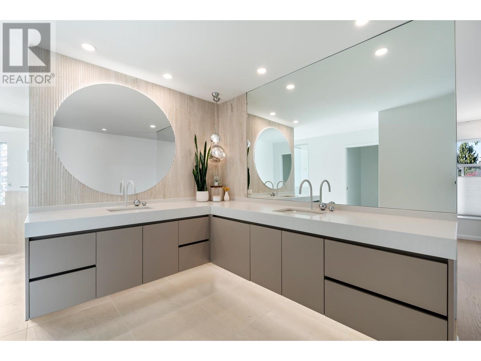 4863 Cambridge Street, Burnaby, British Columbia  V5C 1H9 - Photo 25 - R2994299