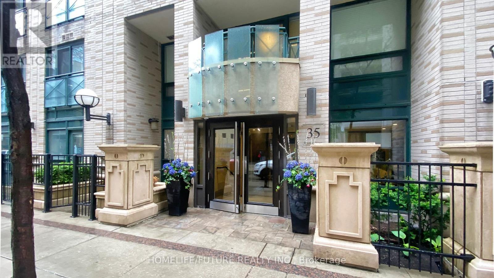 207 - 35 Hayden Street, Toronto, Ontario  M4Y 3C3 - Photo 4 - C12303570