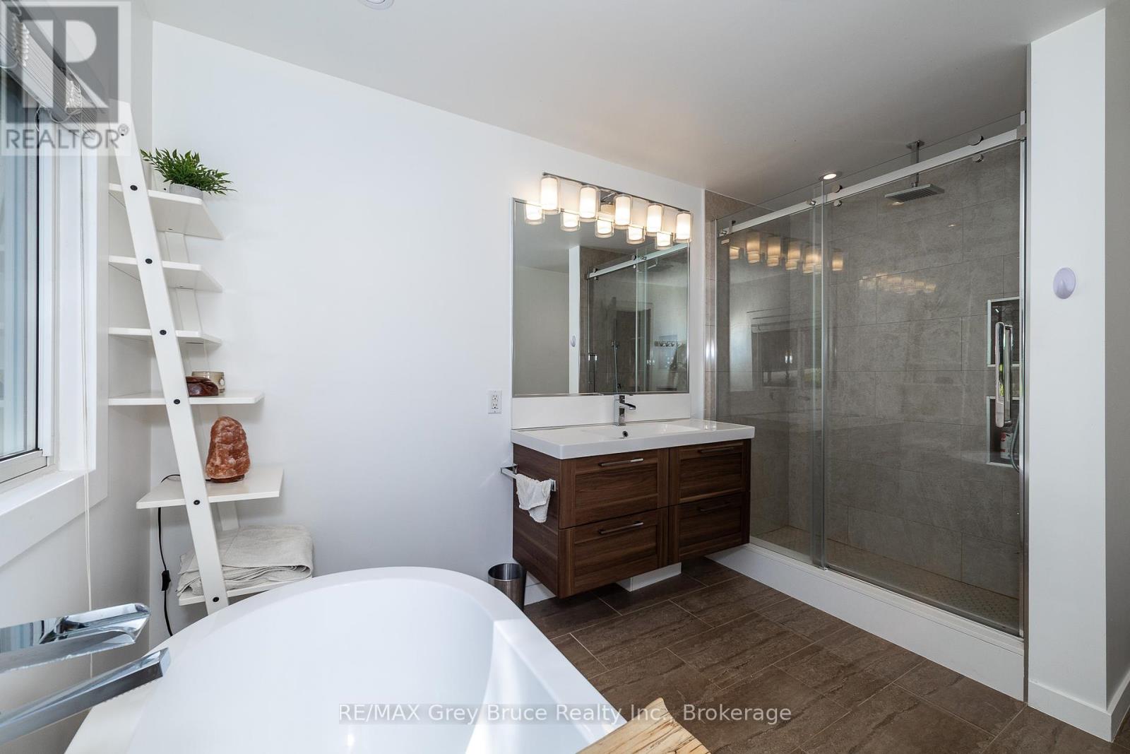 495204 Traverston Road, West Grey, Ontario  N0C 1H0 - Photo 19 - X12302567