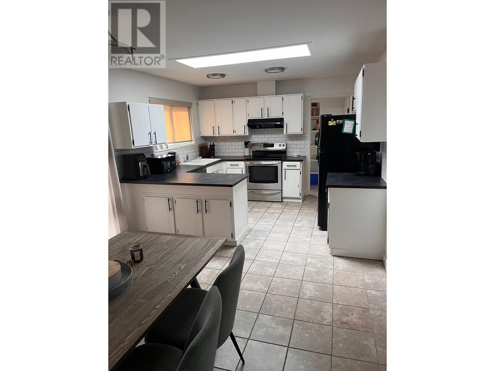 5683 Medusa Street, Sechelt, British Columbia  V0N 3A0 - Photo 12 - R3002678