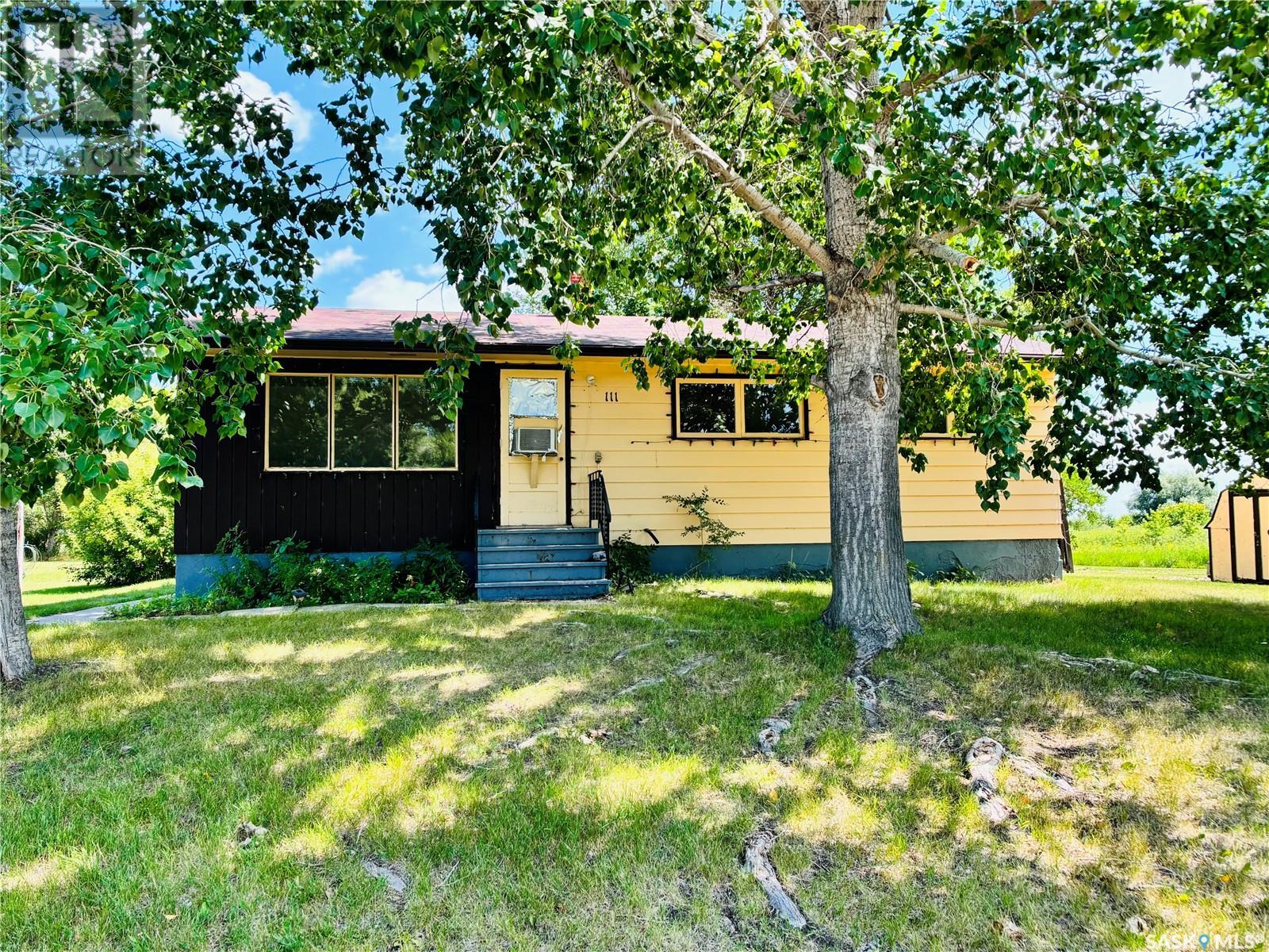 111 Stephens Street, Gainsborough, Saskatchewan  S0C 0Z0 - Photo 1 - SK013533
