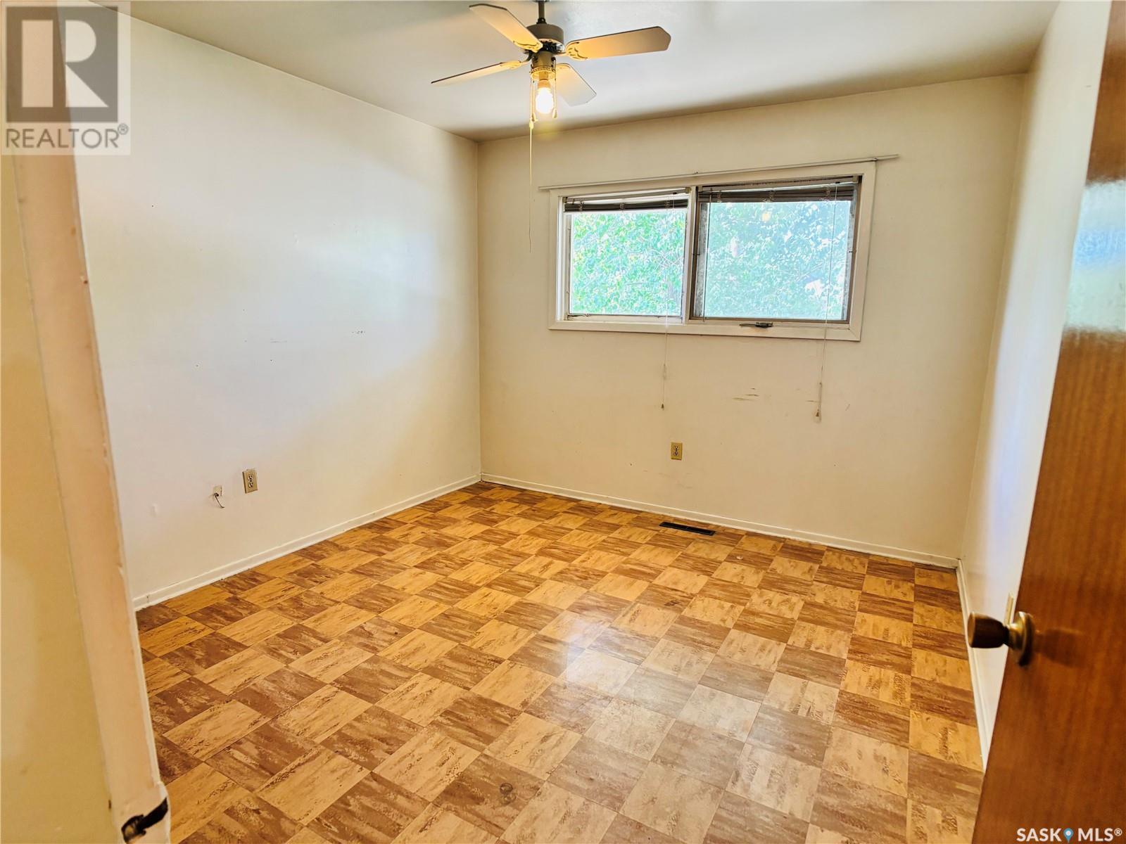111 Stephens Street, Gainsborough, Saskatchewan  S0C 0Z0 - Photo 15 - SK013533